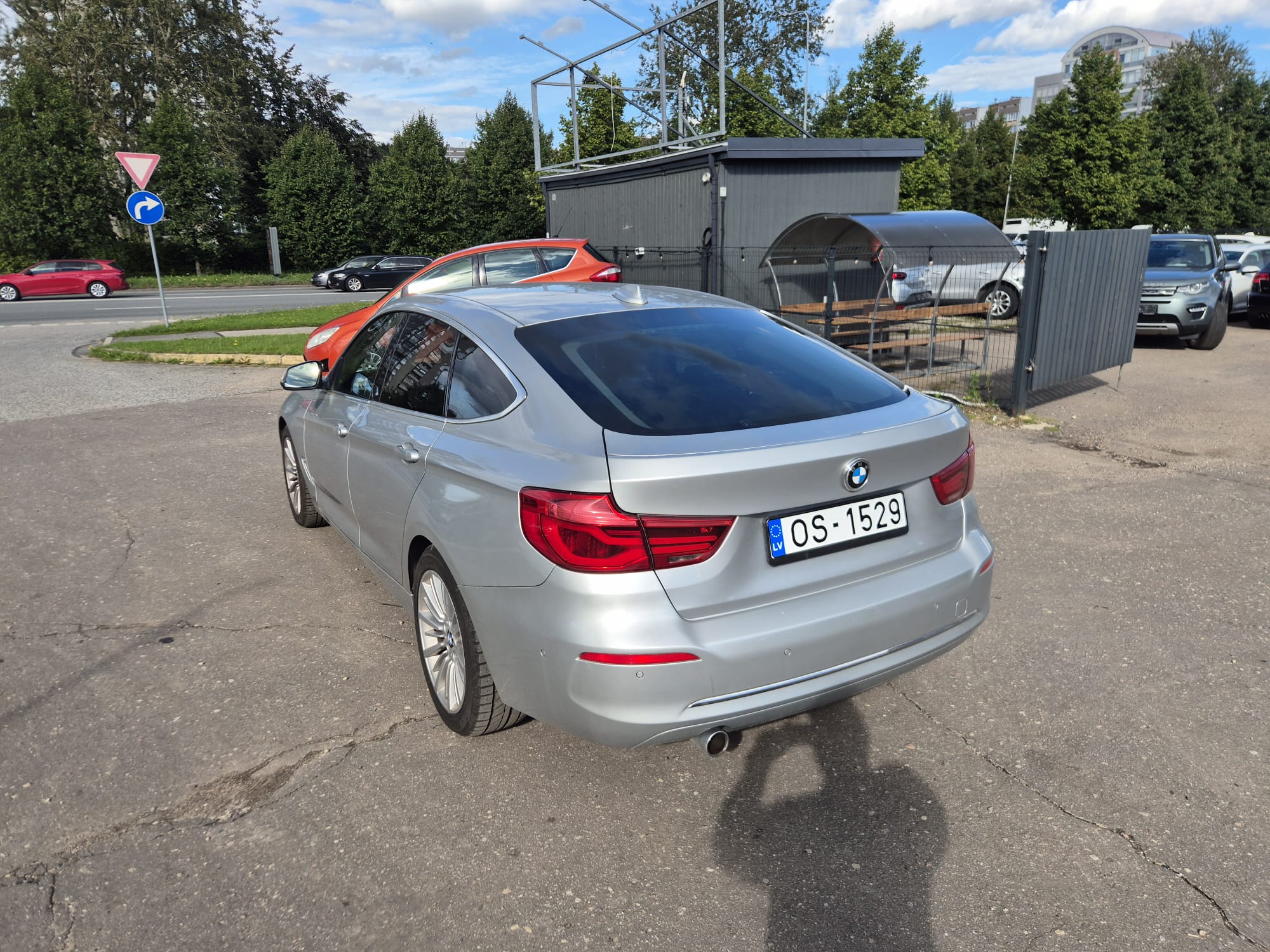 Car image 8