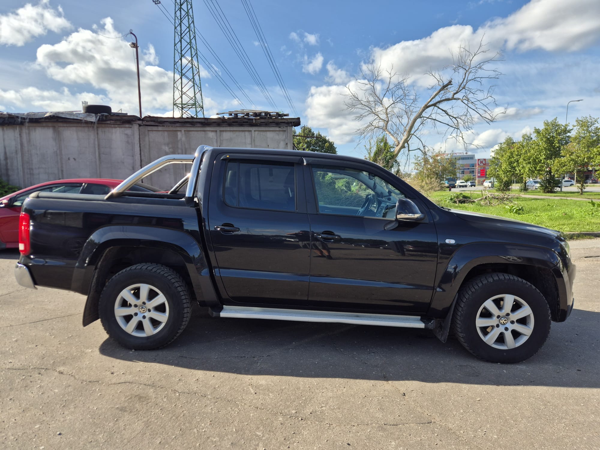 Car image 9