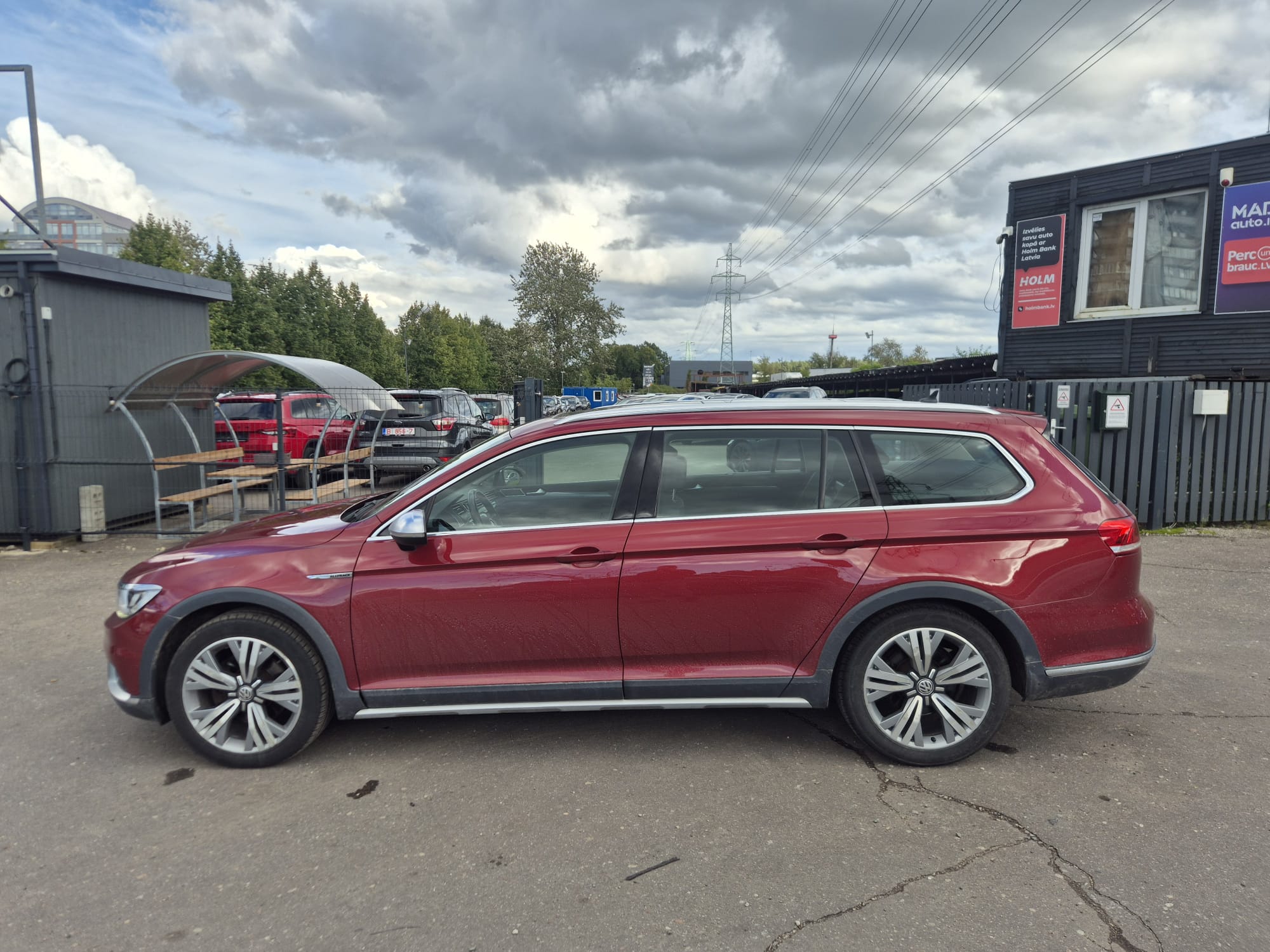 Car image 8