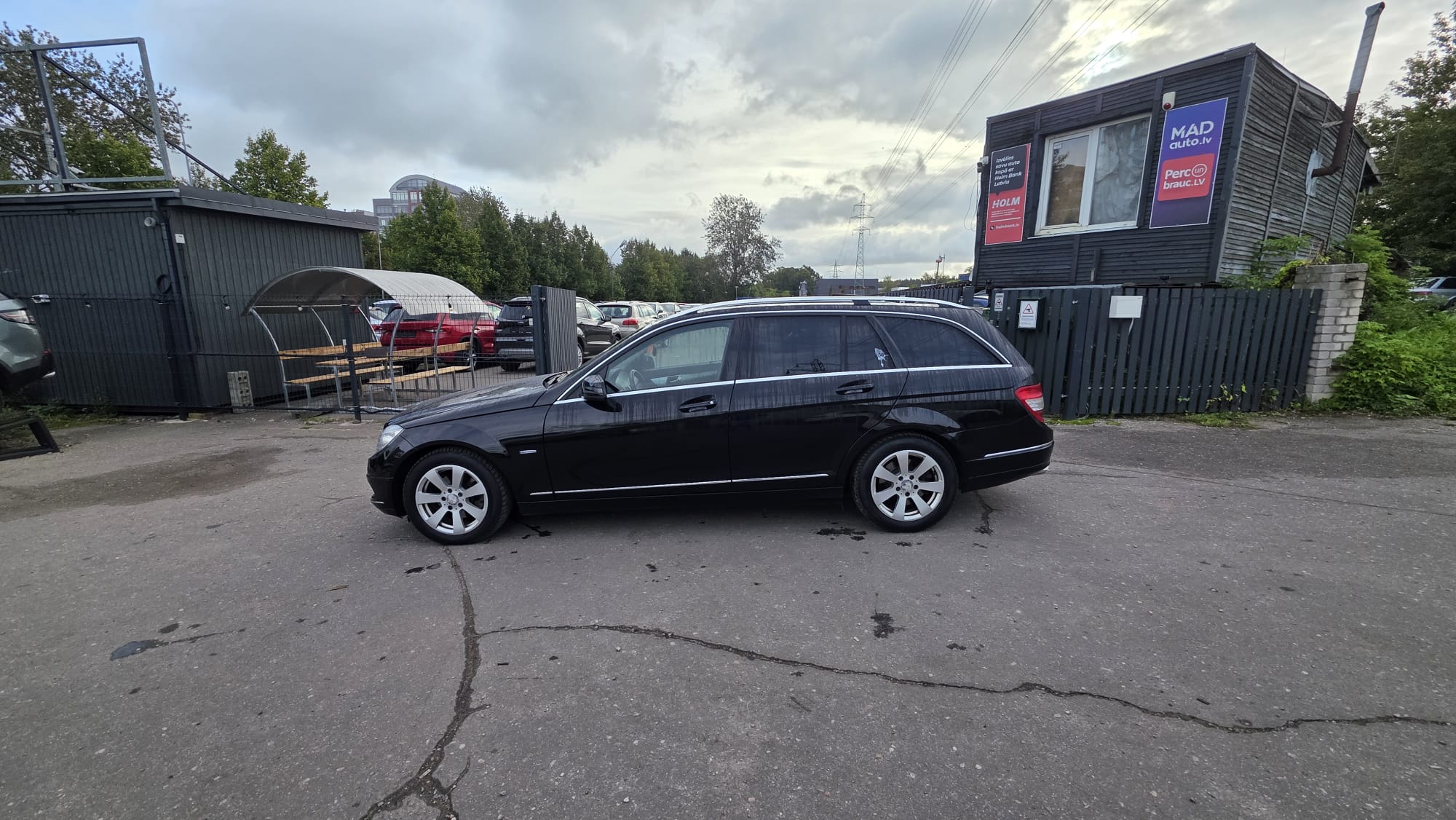 Car image 8