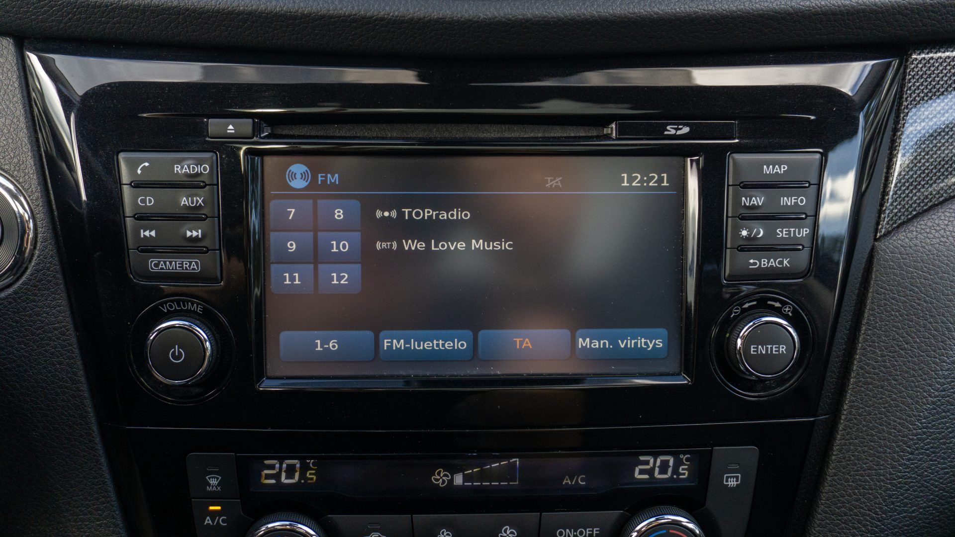 Car image 18