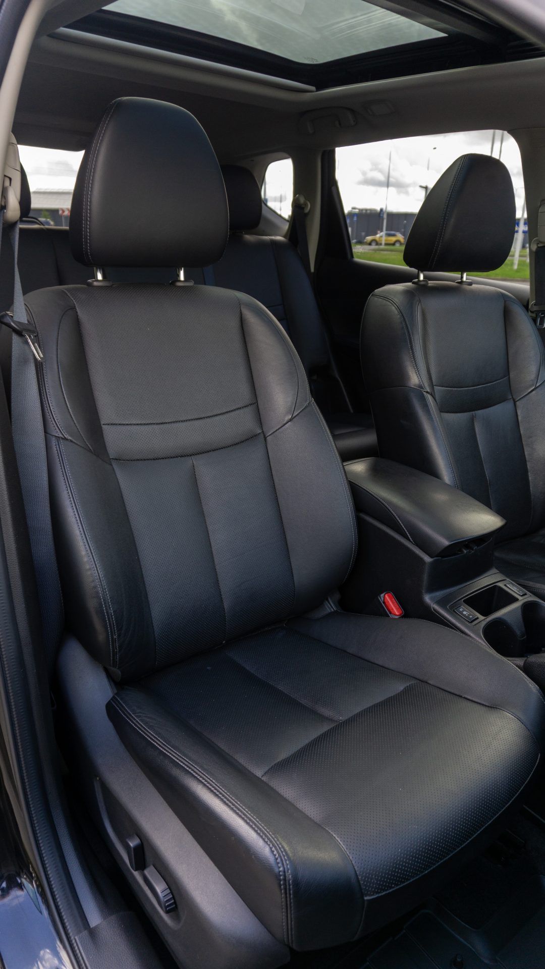 Car image 29