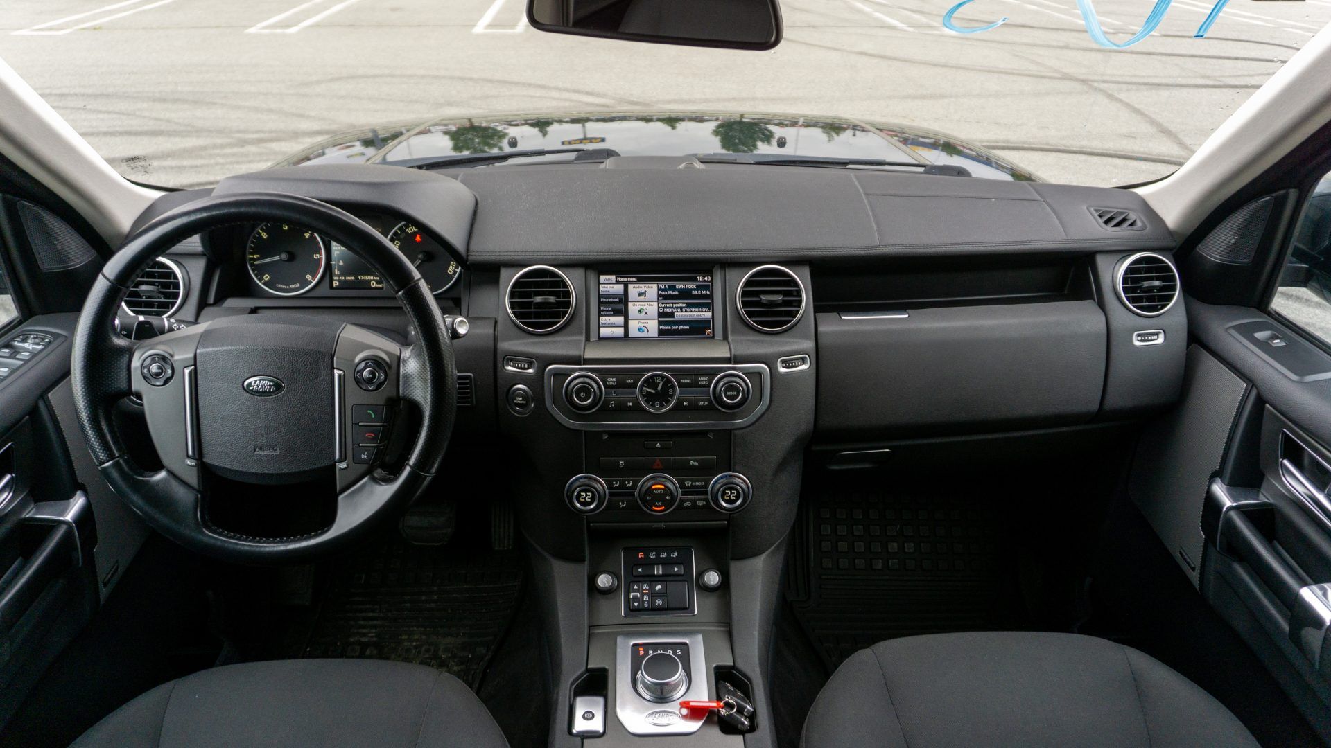 Car image 11