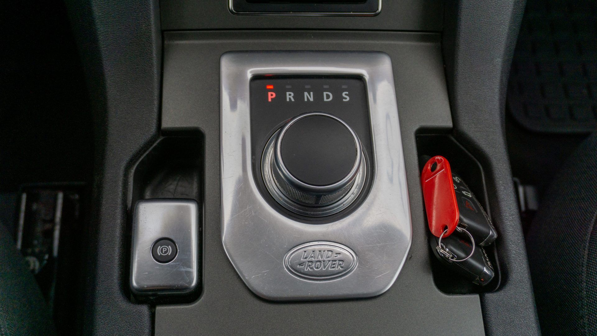 Car image 14