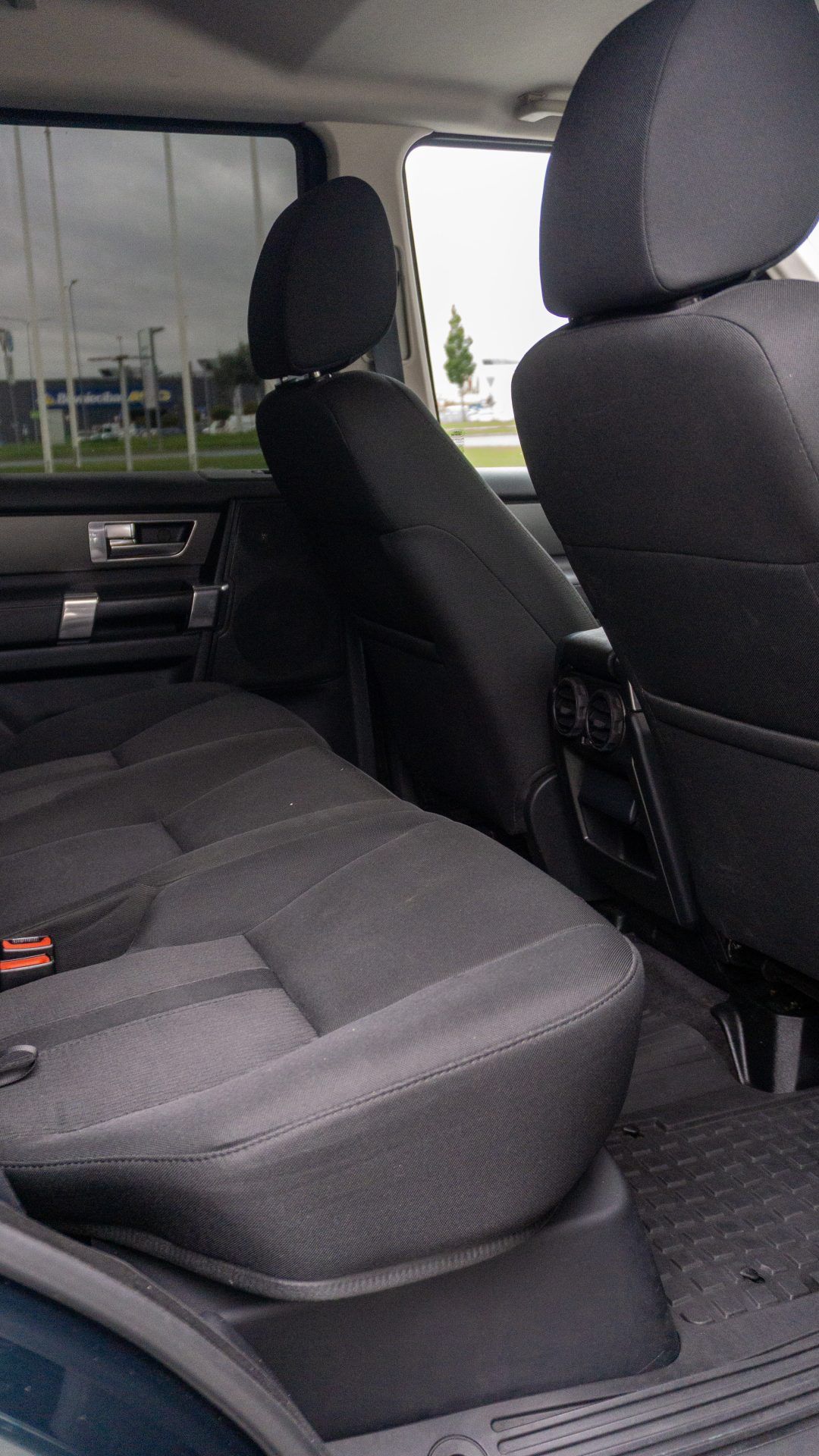 Car image 29
