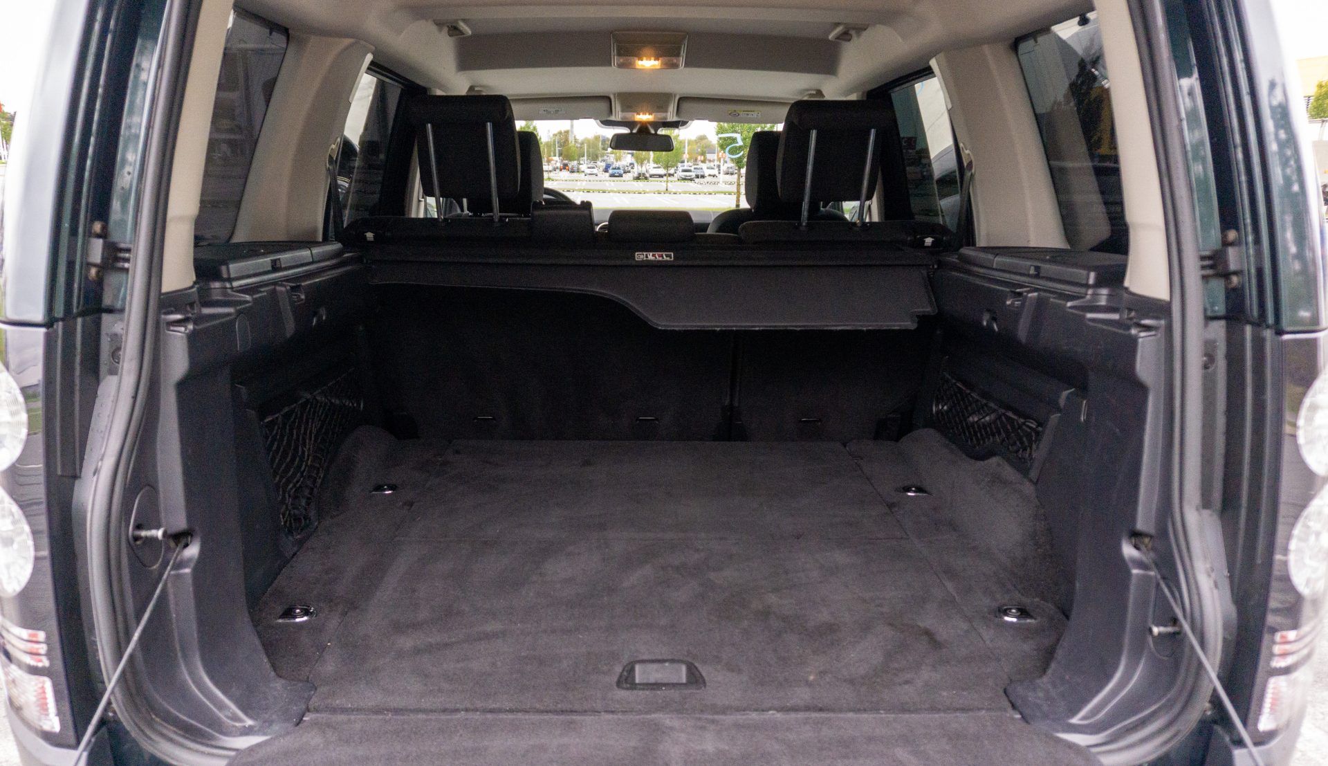Car image 30