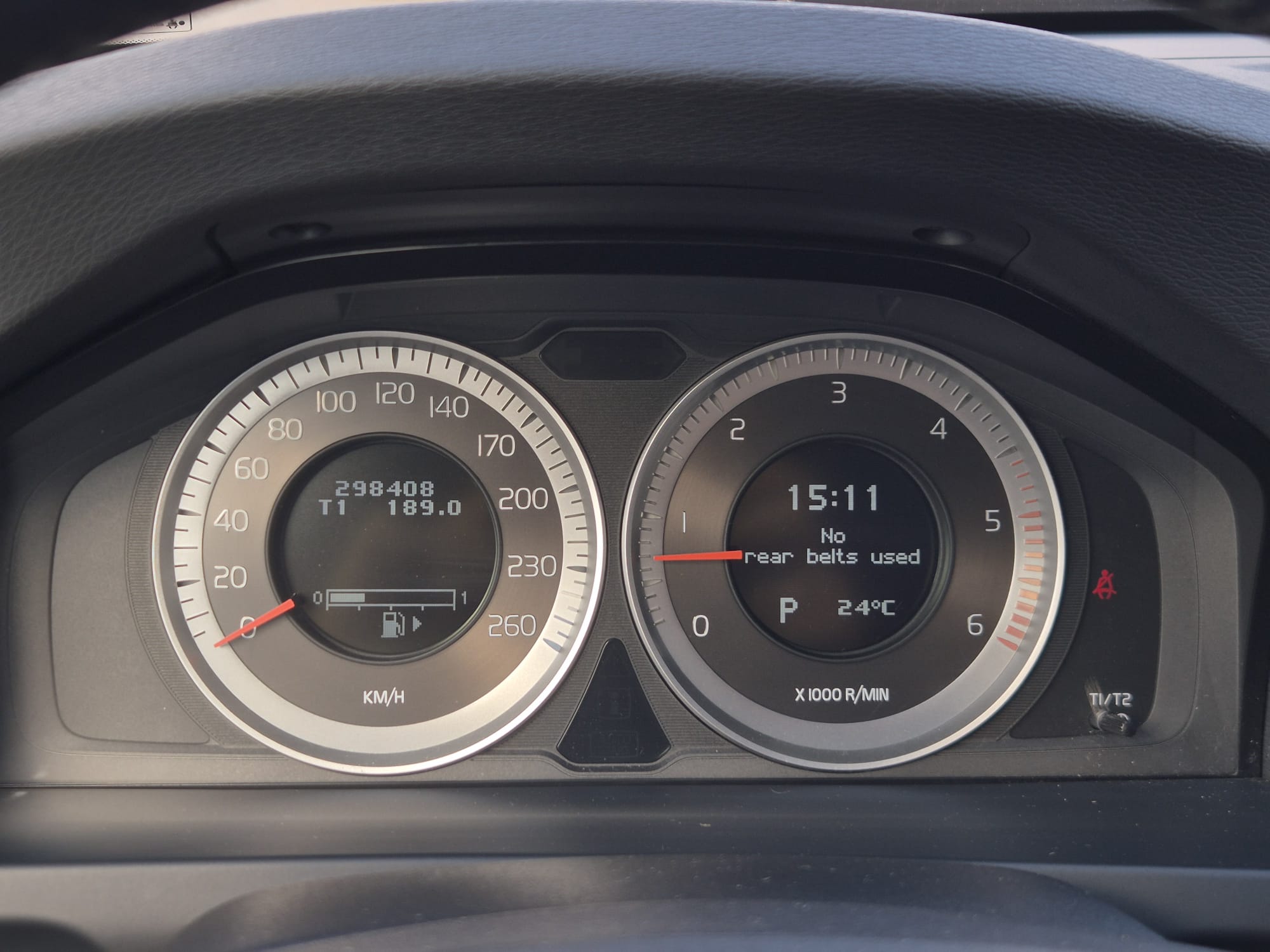 Car image 15