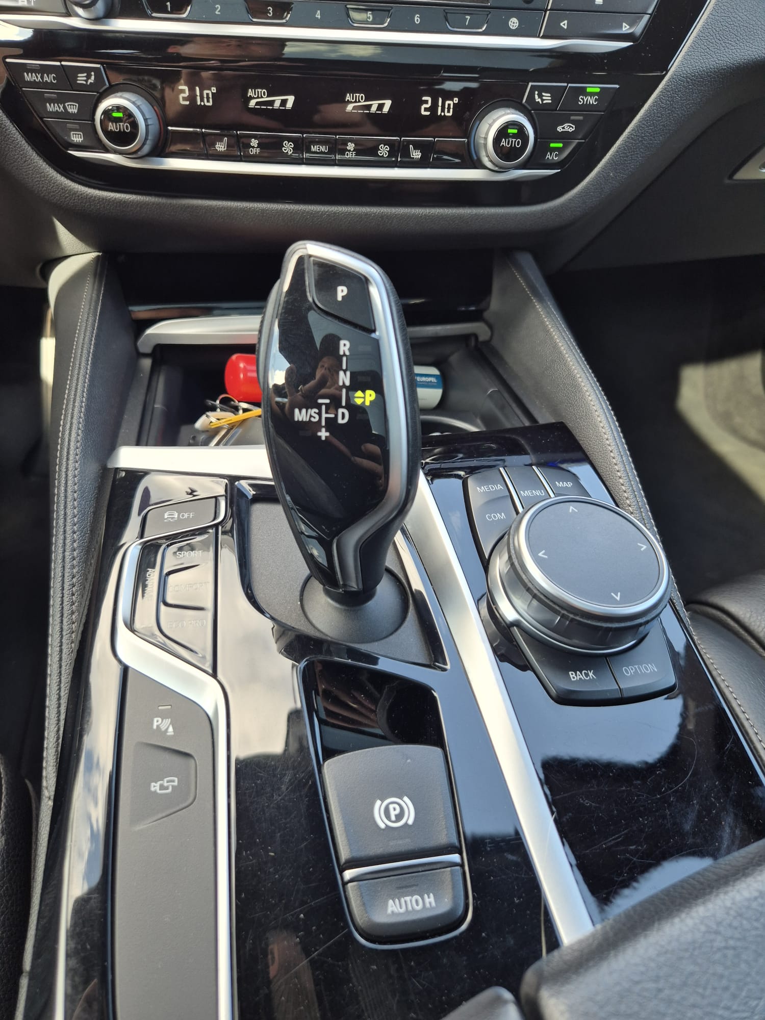 Car image 16