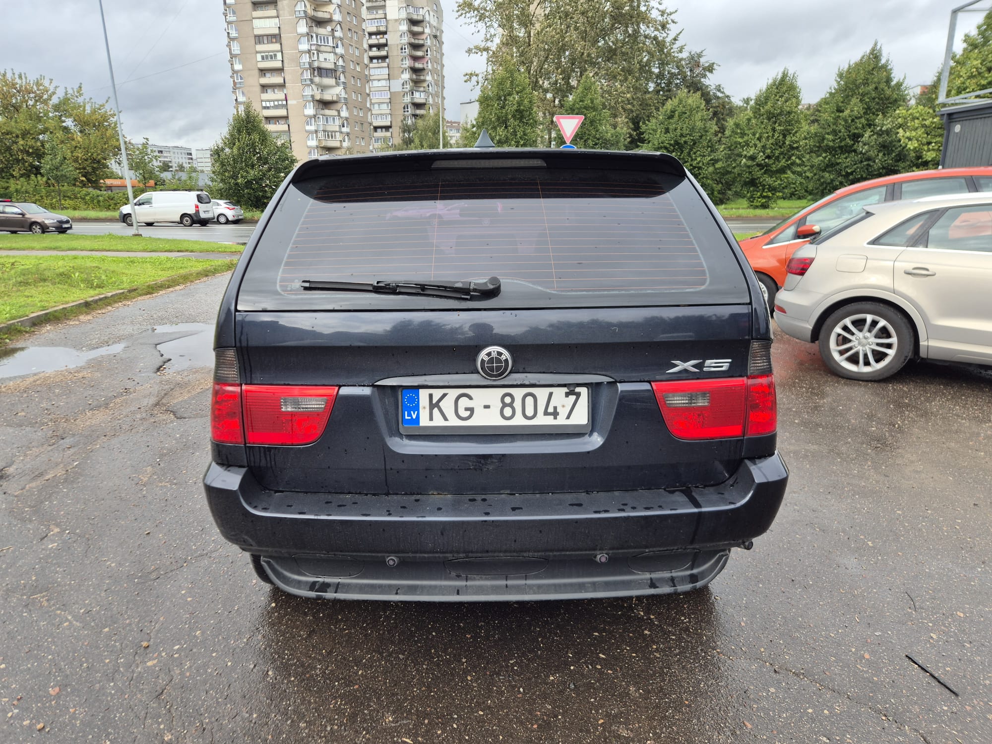 Car image 7