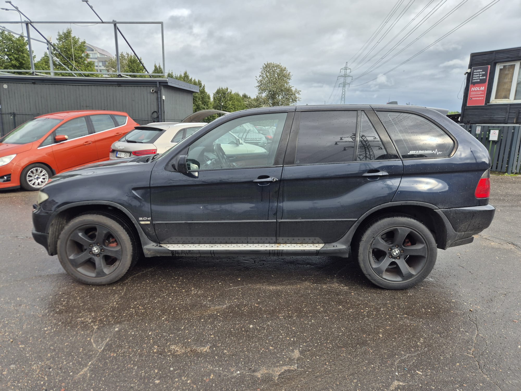 Car image 9