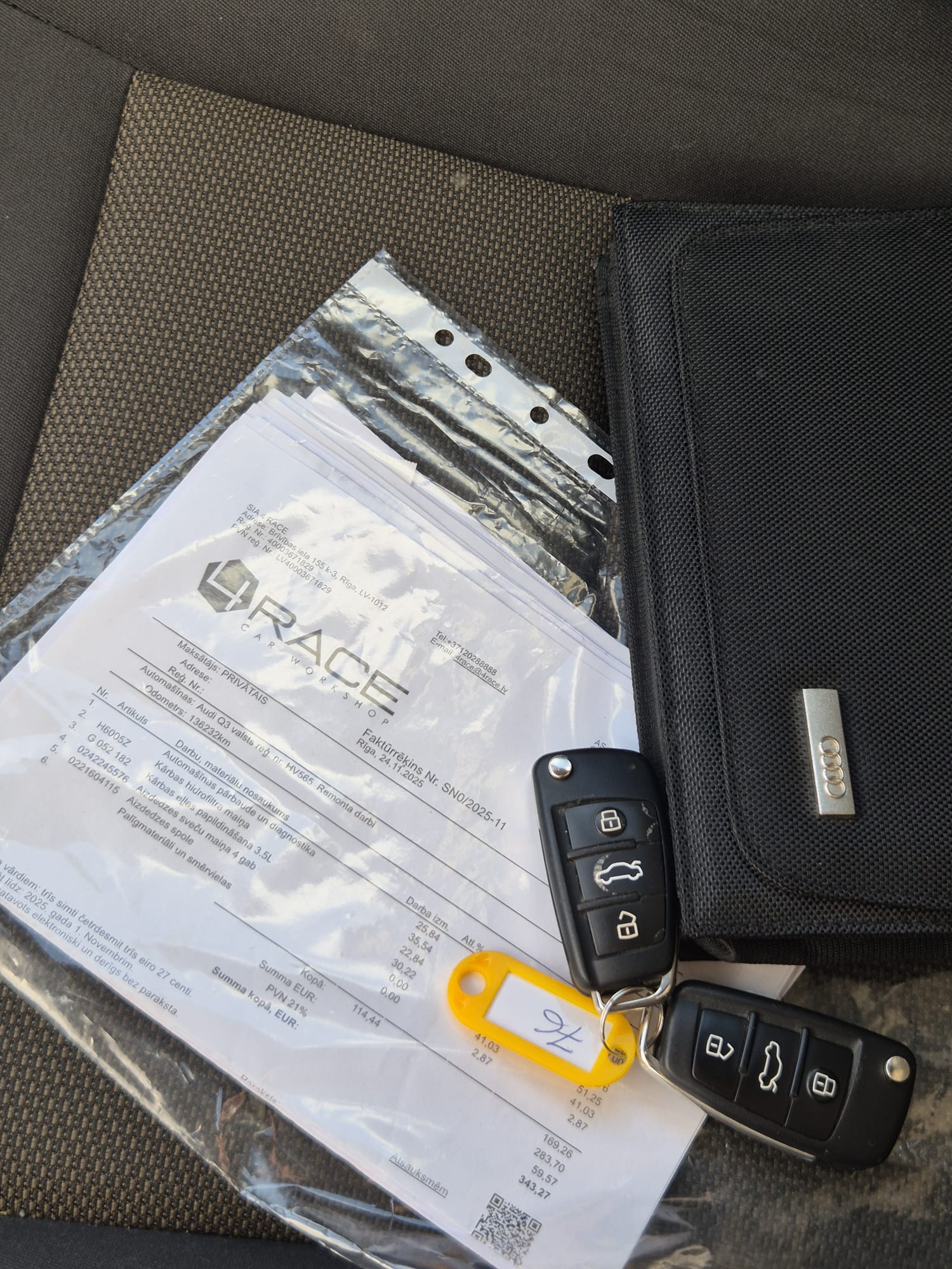 Car image 18