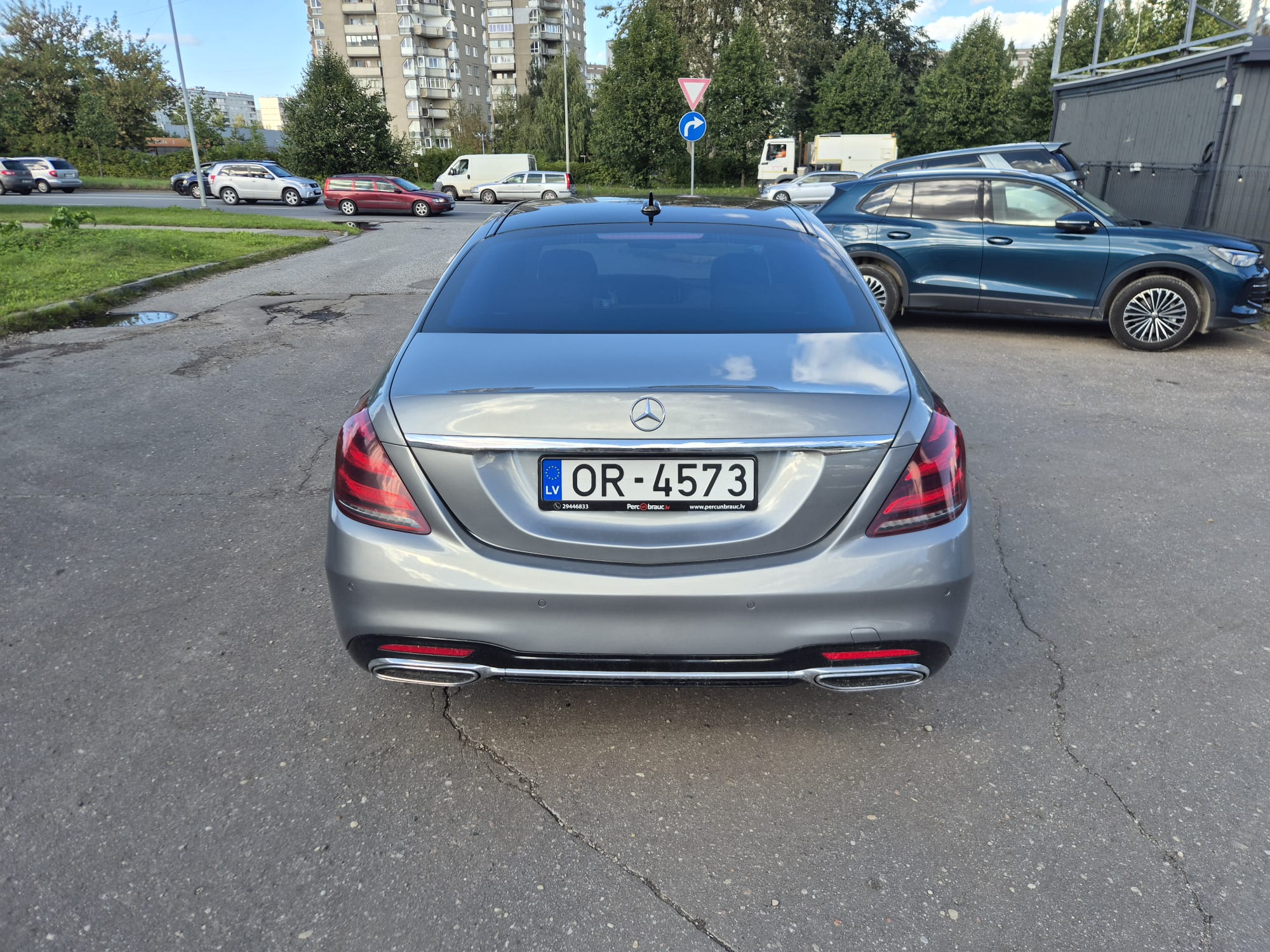 Car image 7