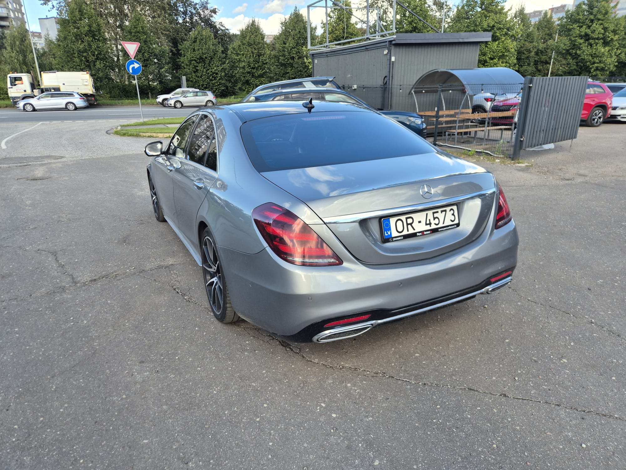 Car image 8