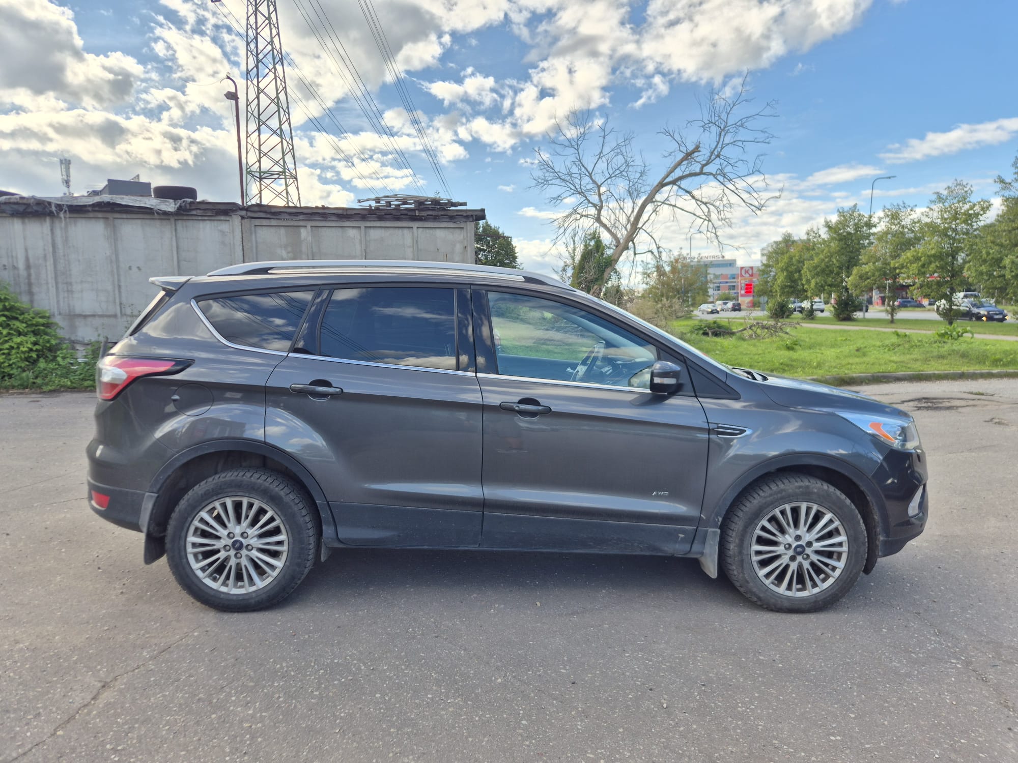 Car image 5
