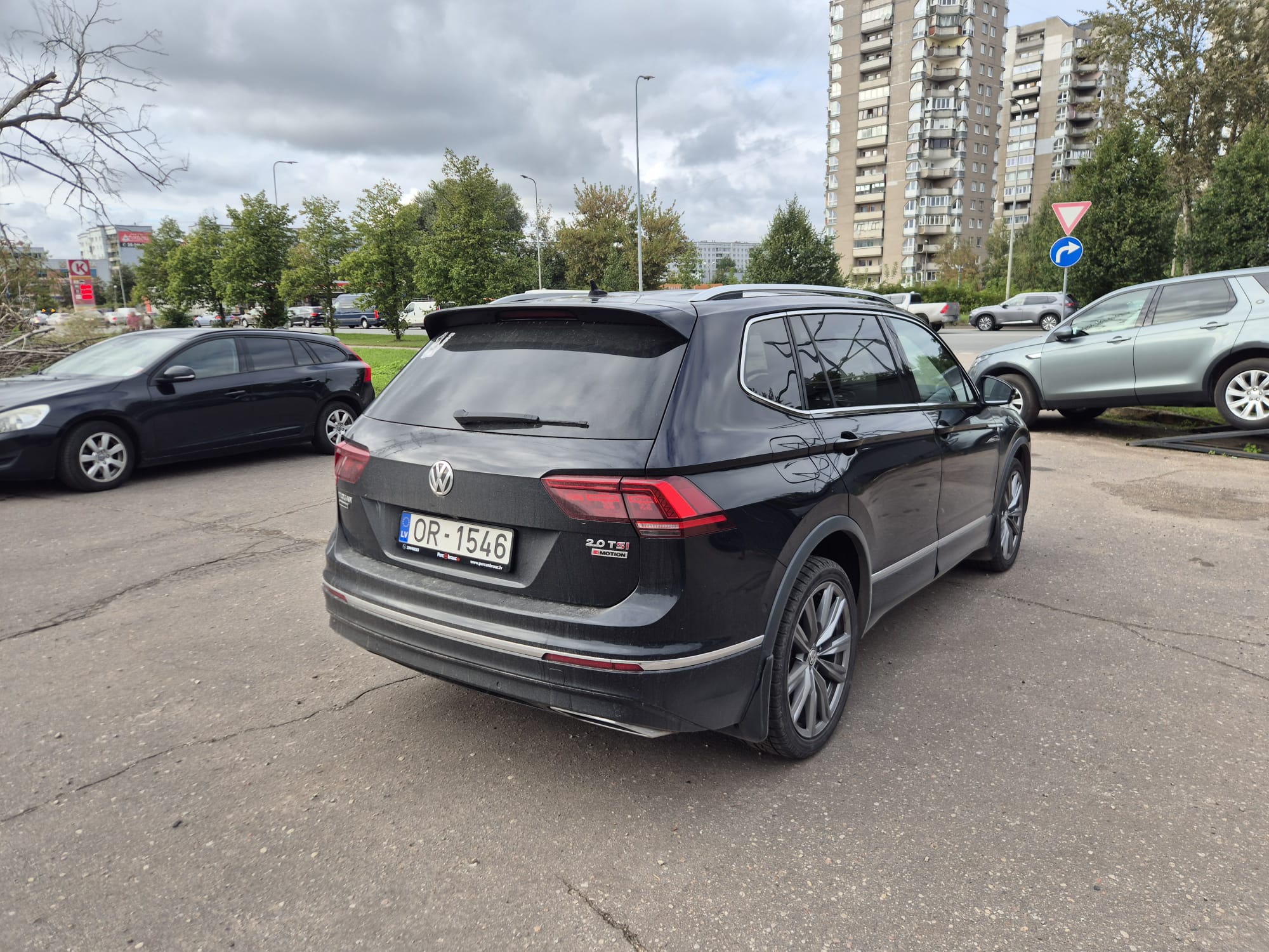 Car image 6