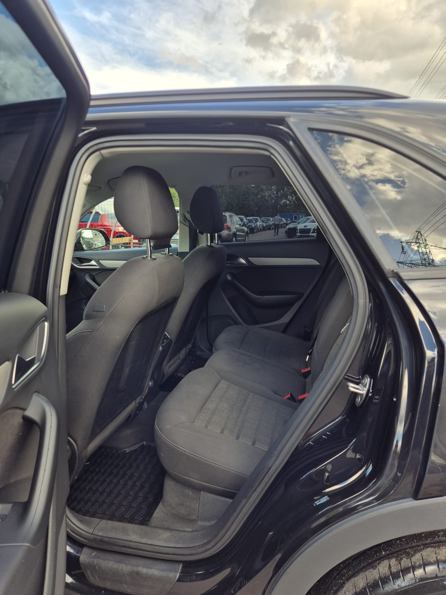 Car image 15