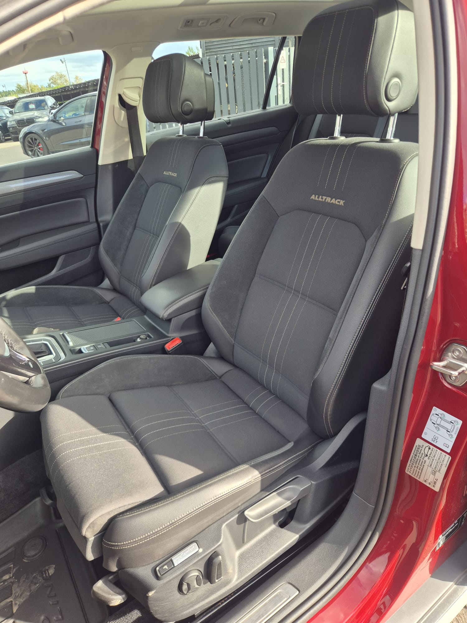 Car image 13