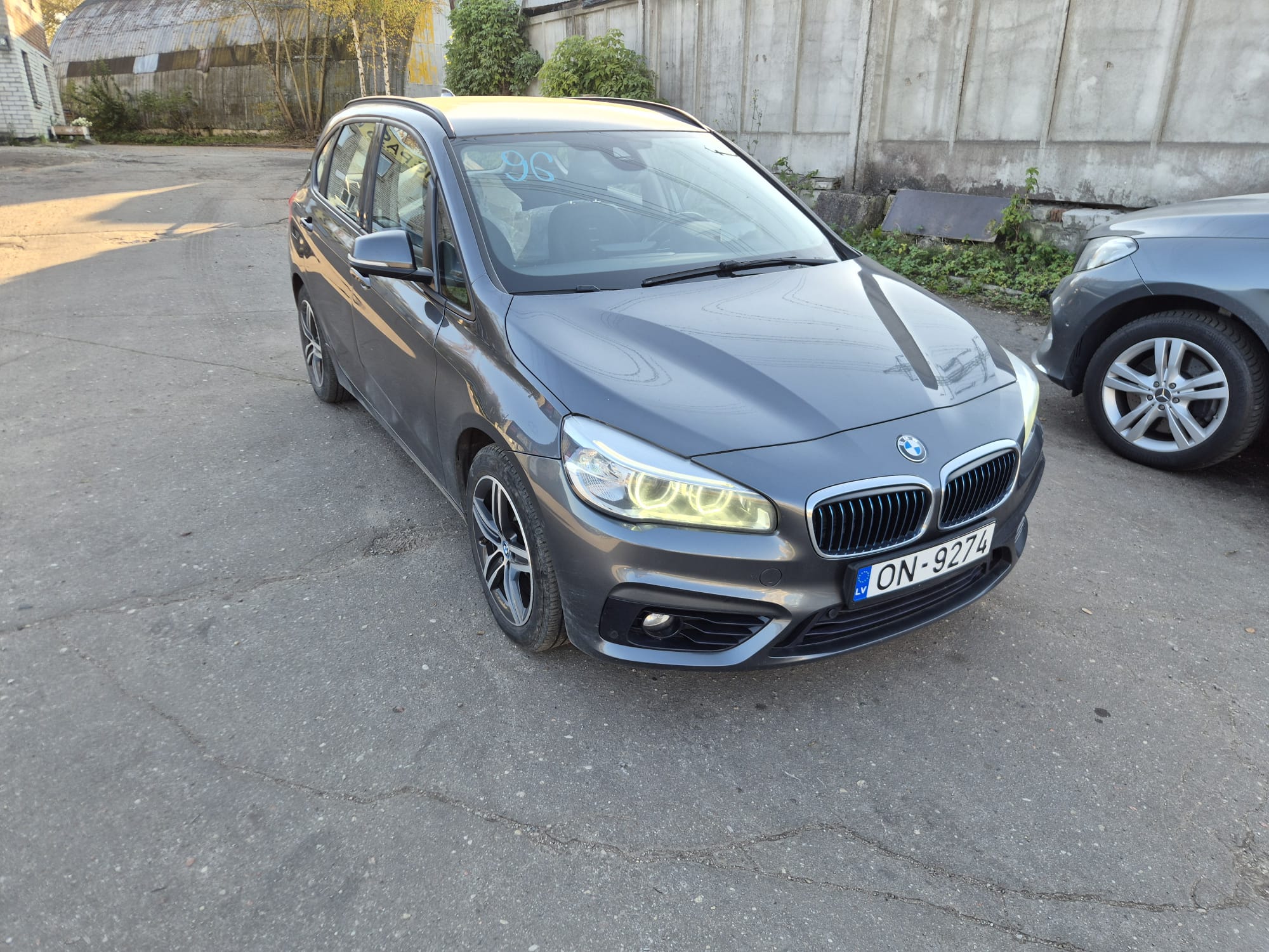 BMW 225