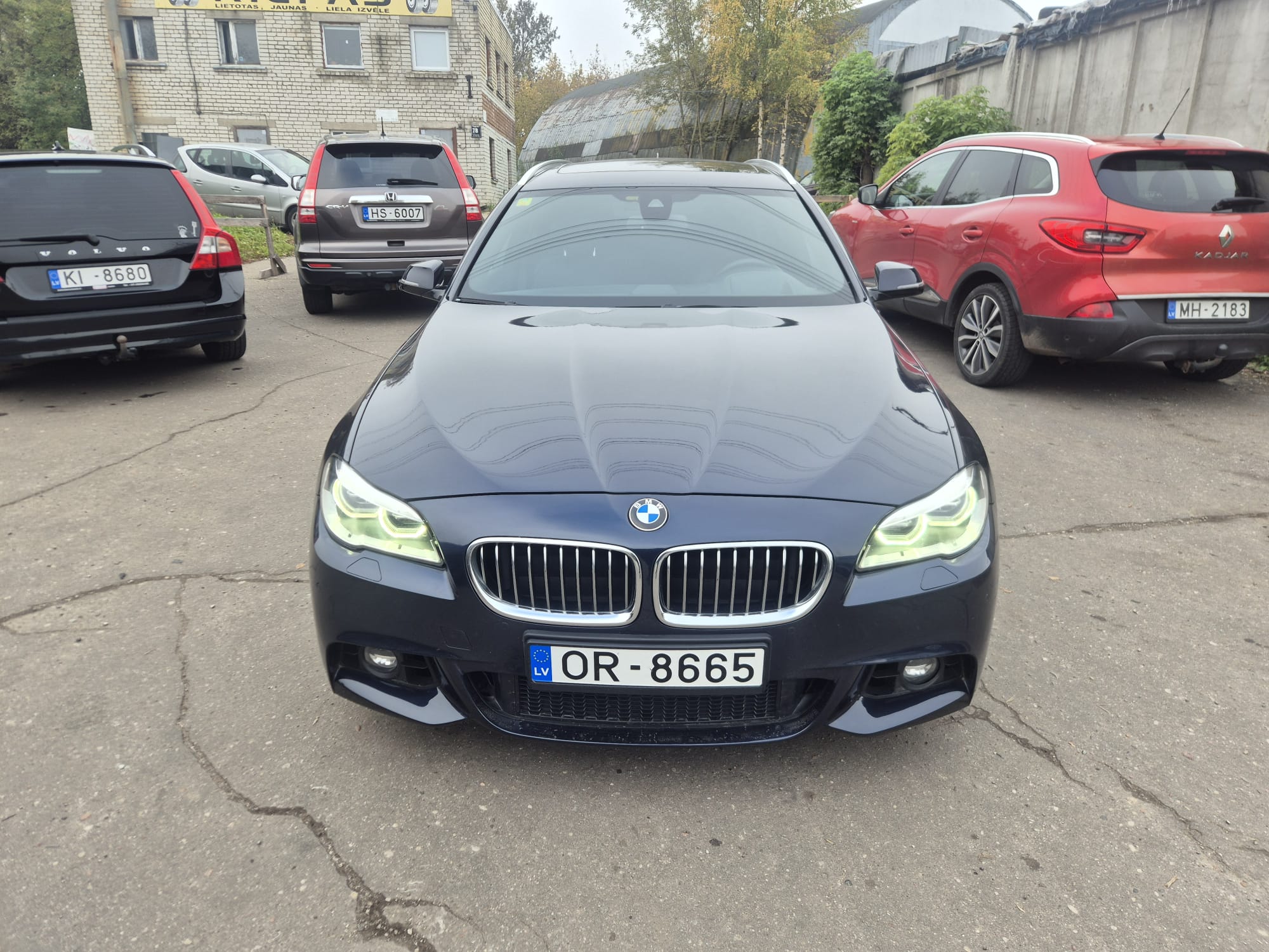 Car image 2
