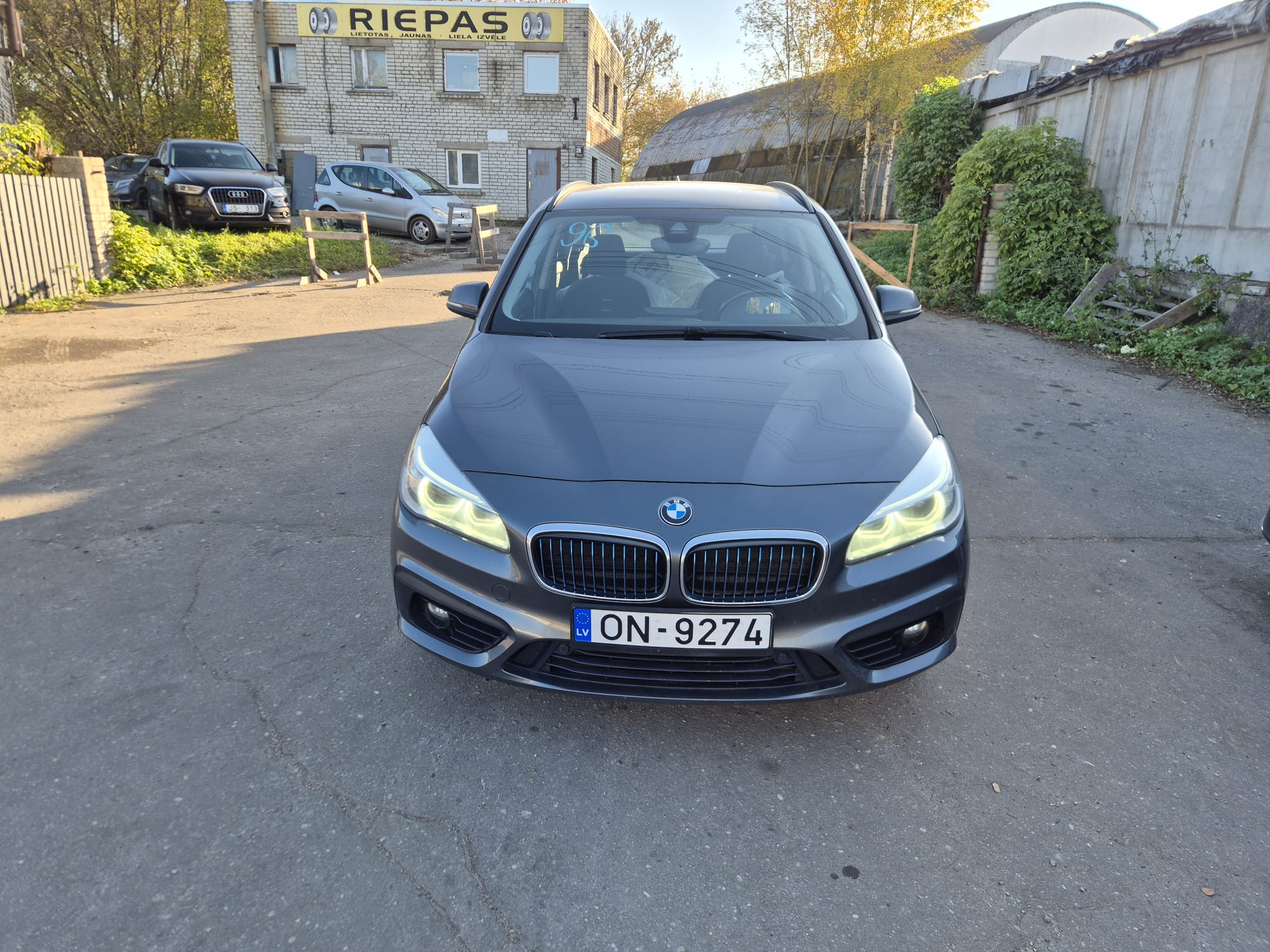 Car image 2