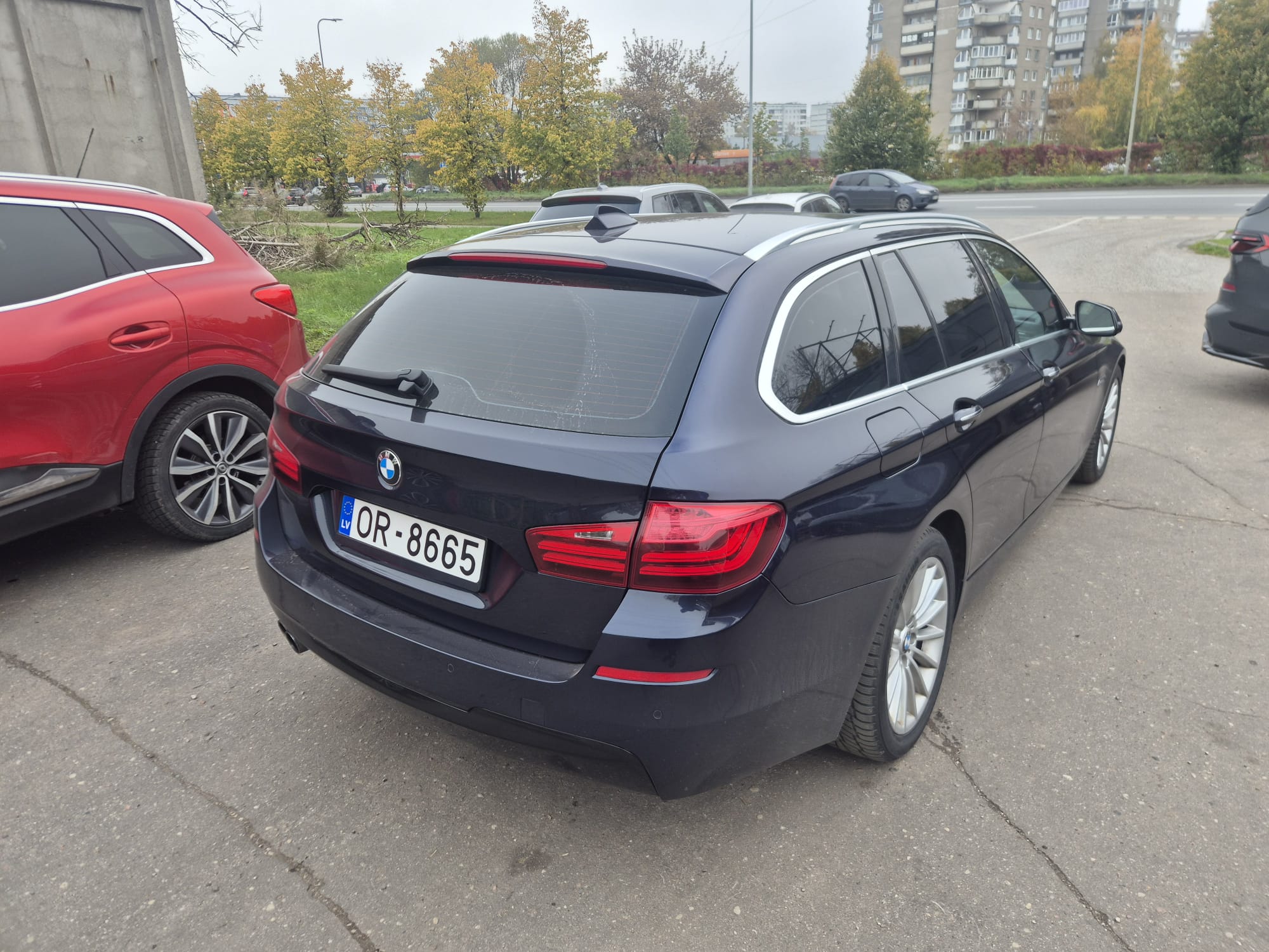 Car image 5