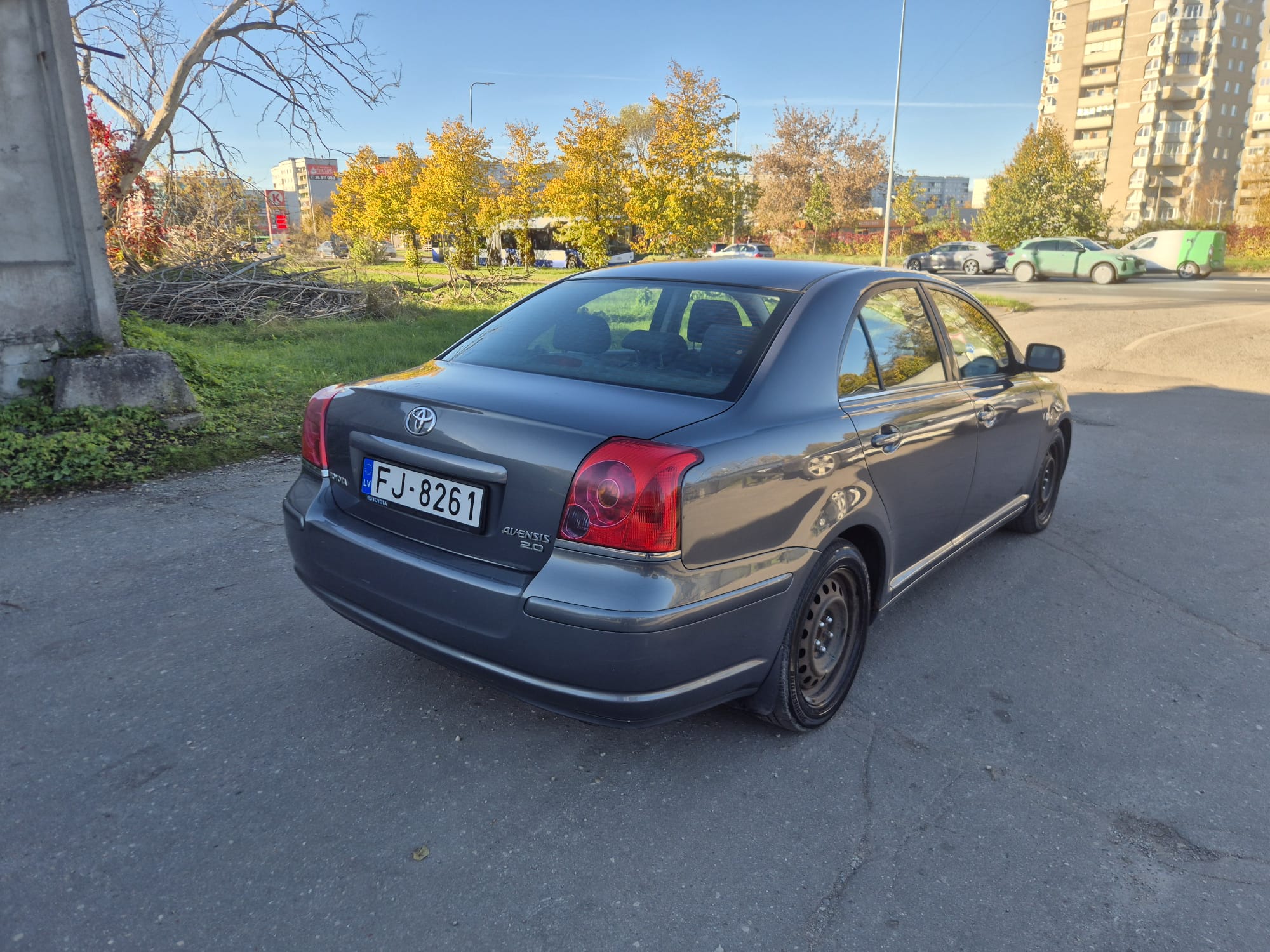 Car image 5