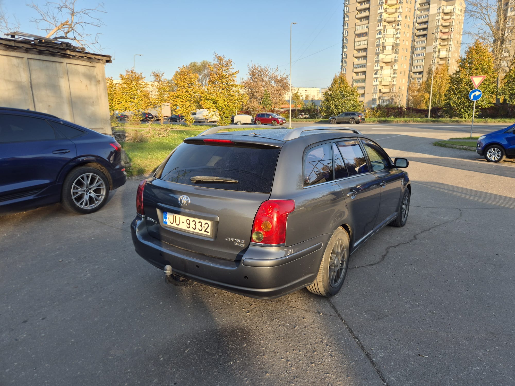 Car image 5