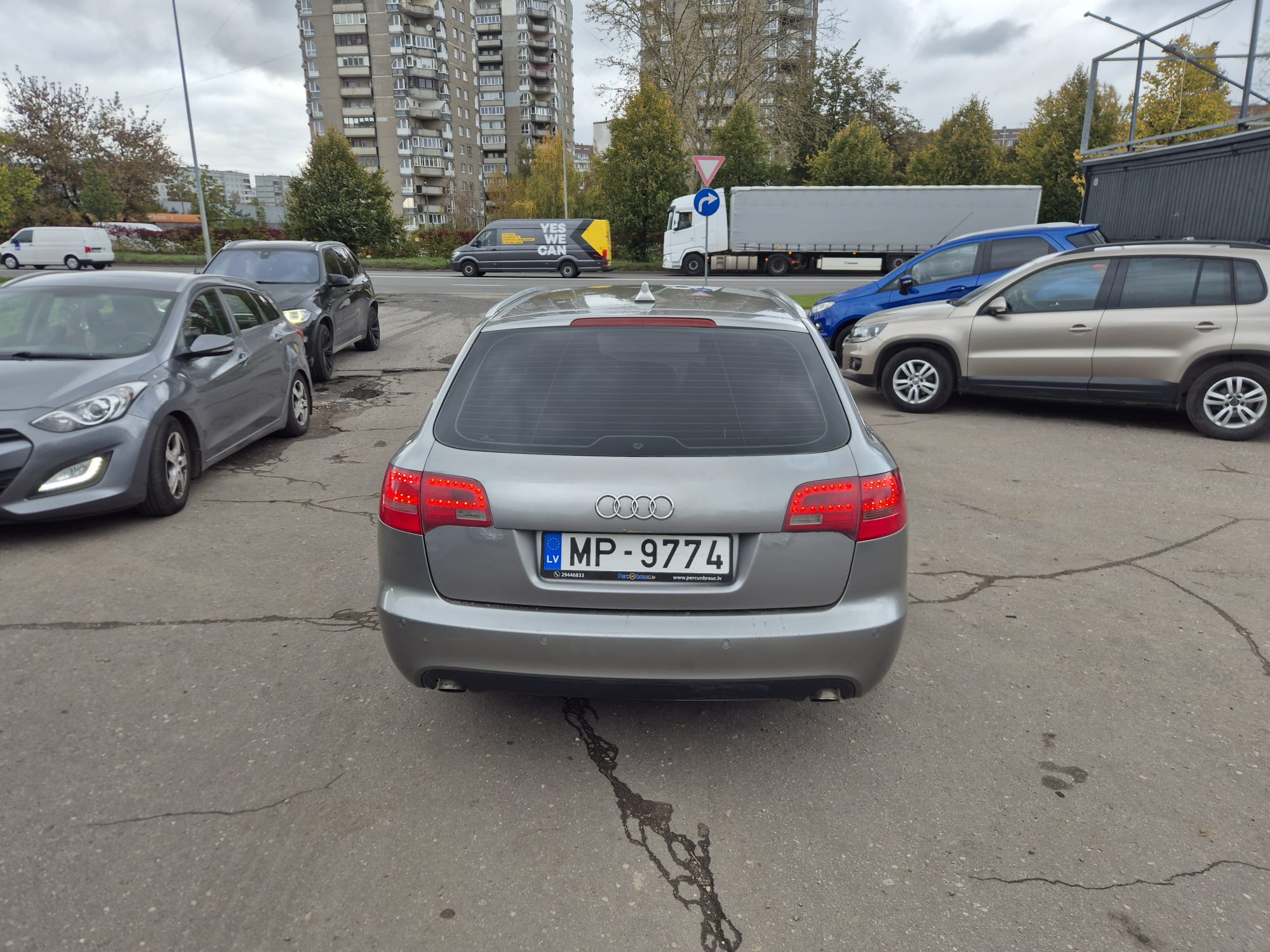 Car image 6