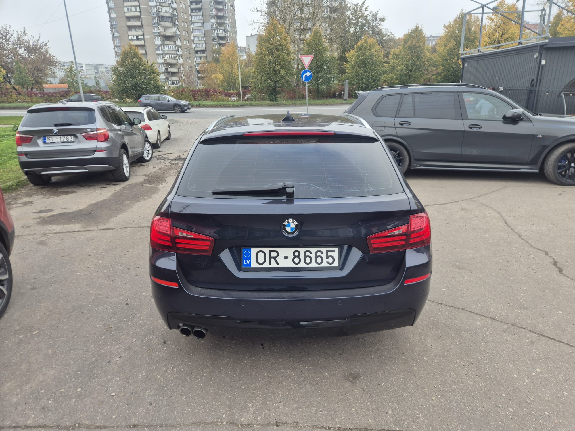 Car image 6