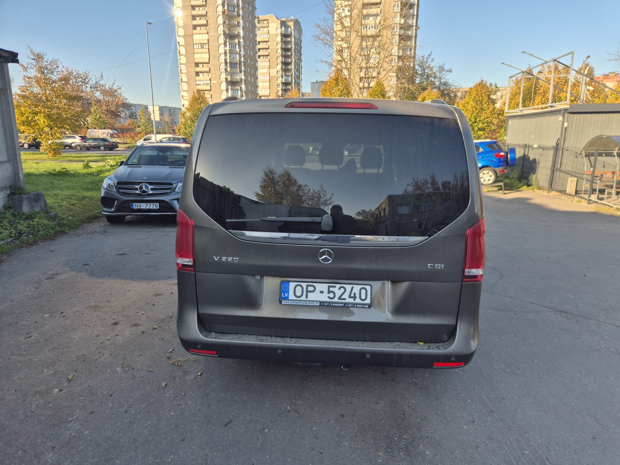 Car image 5