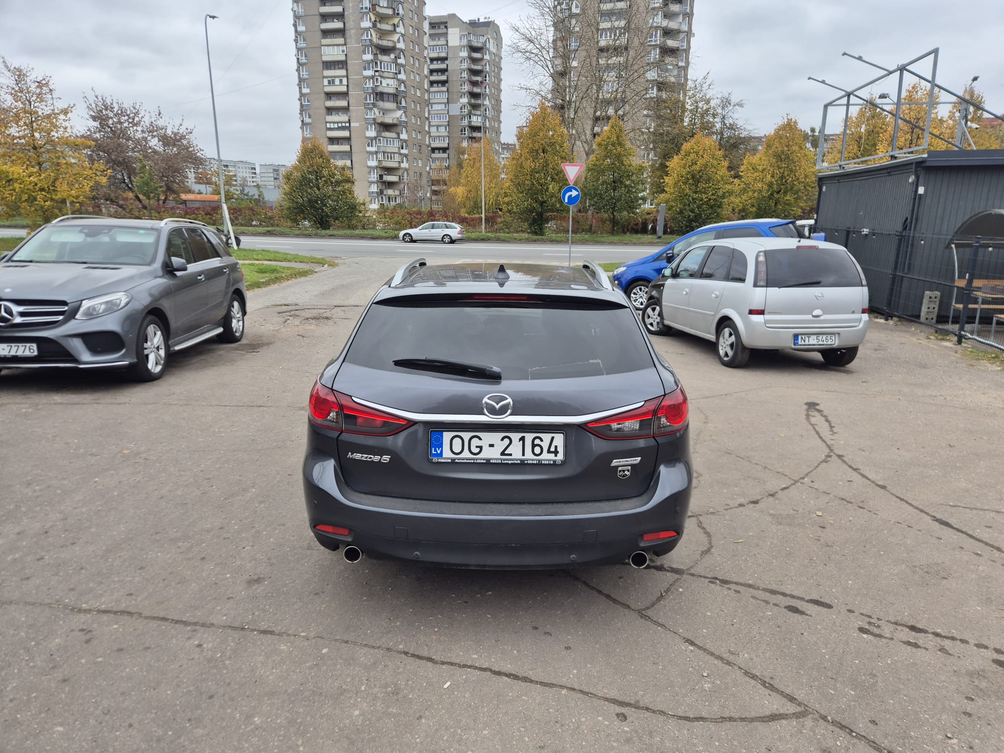 Car image 6