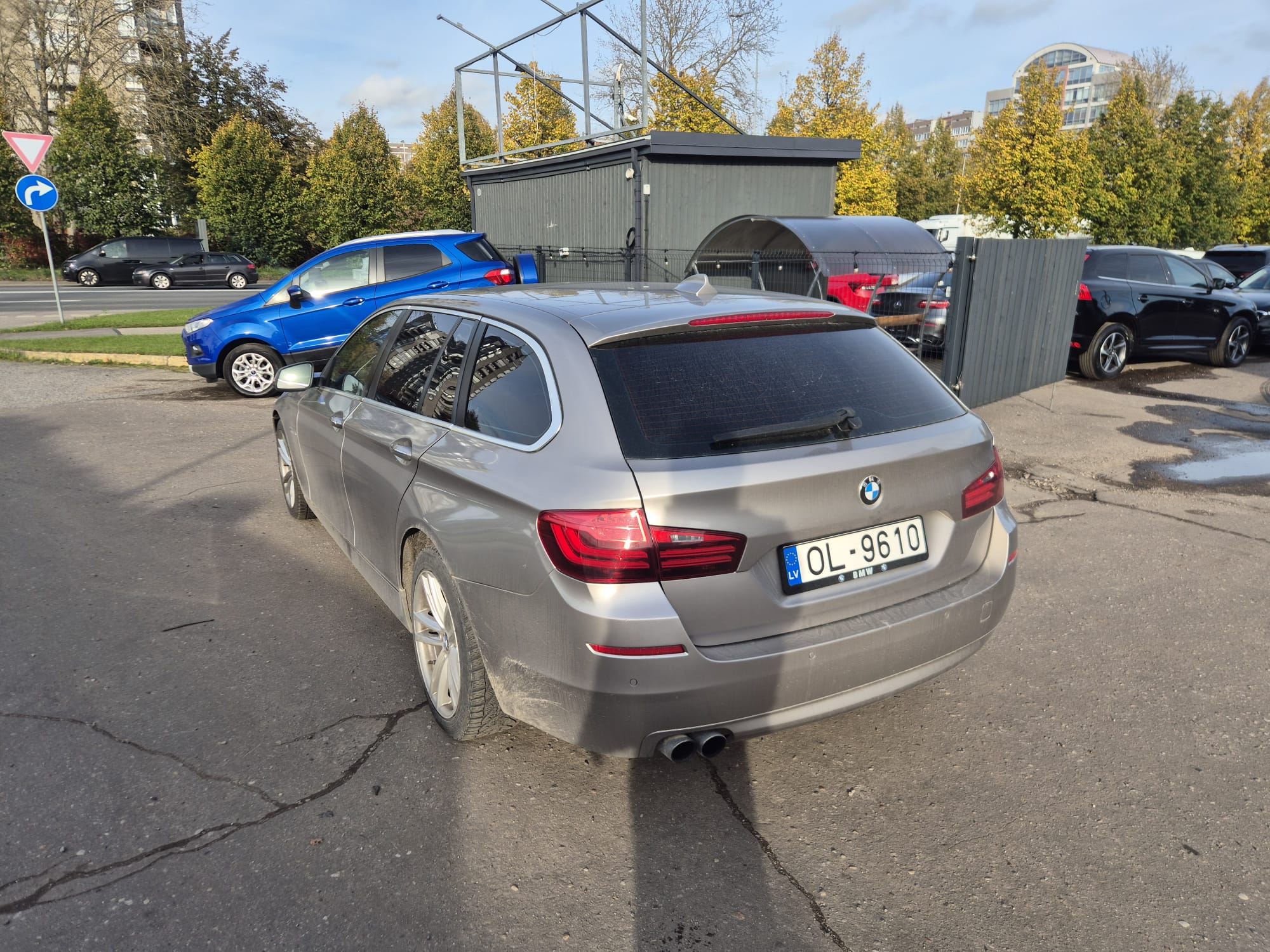 Car image 7