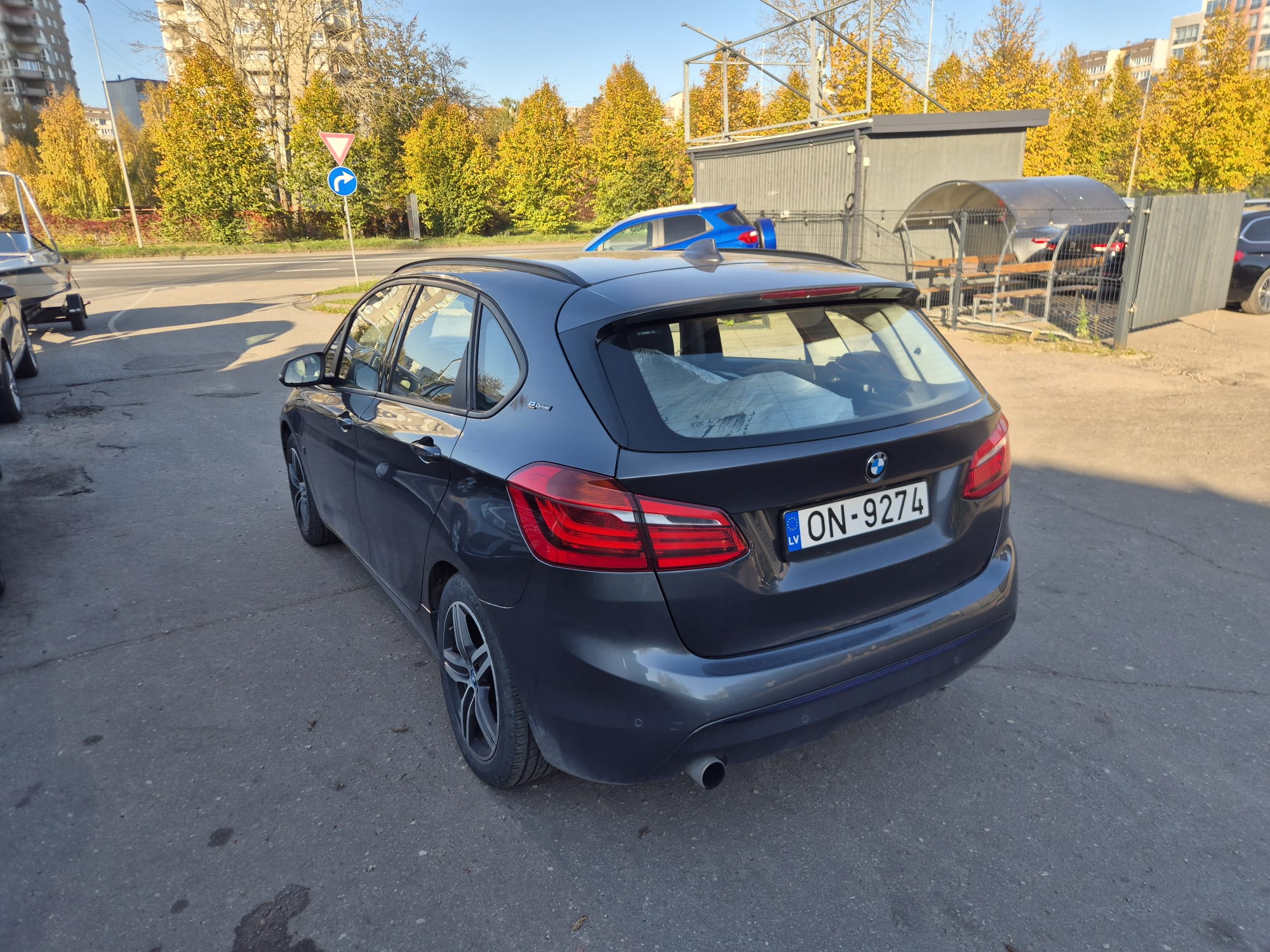 Car image 7