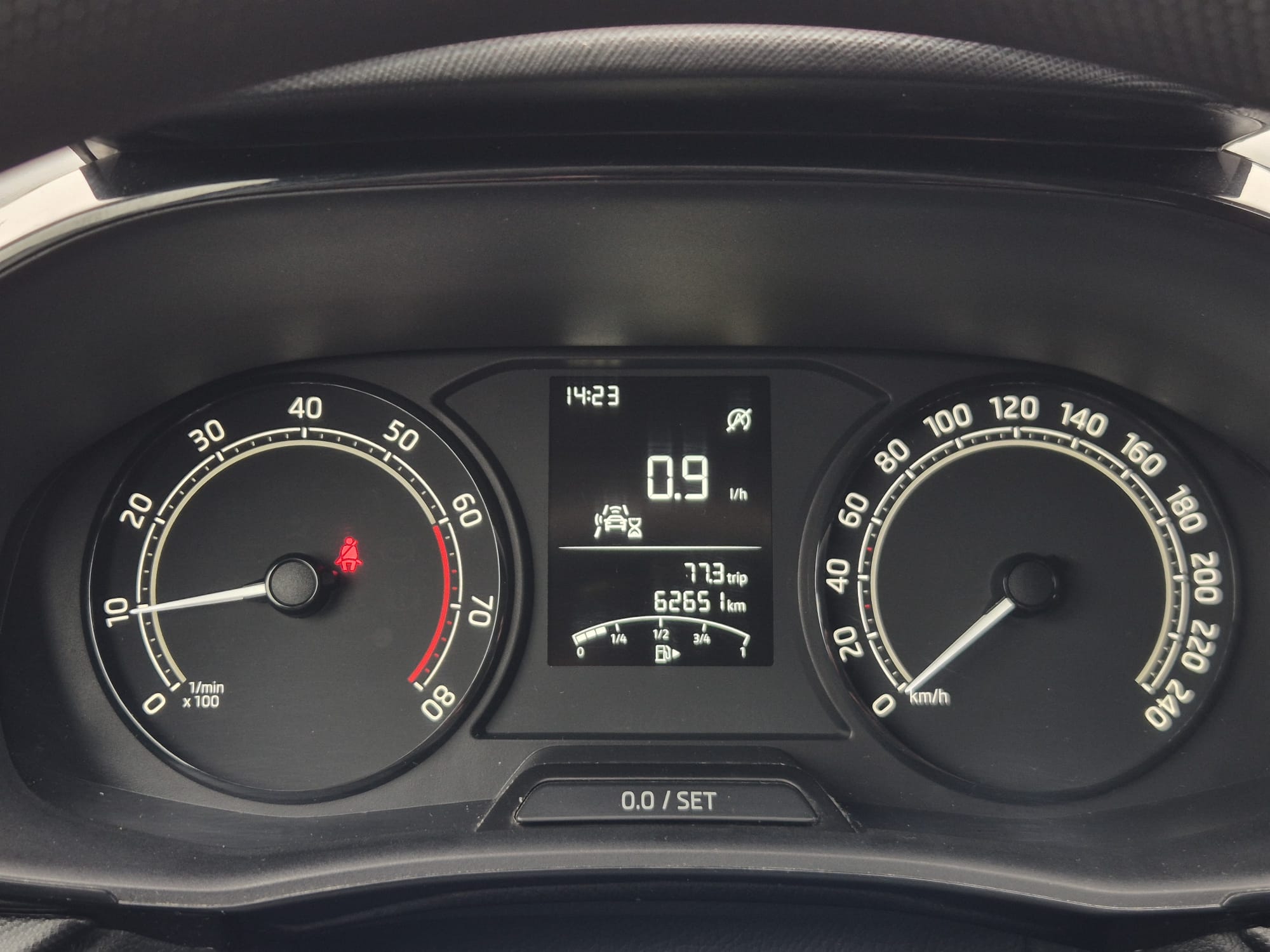 Car image 16