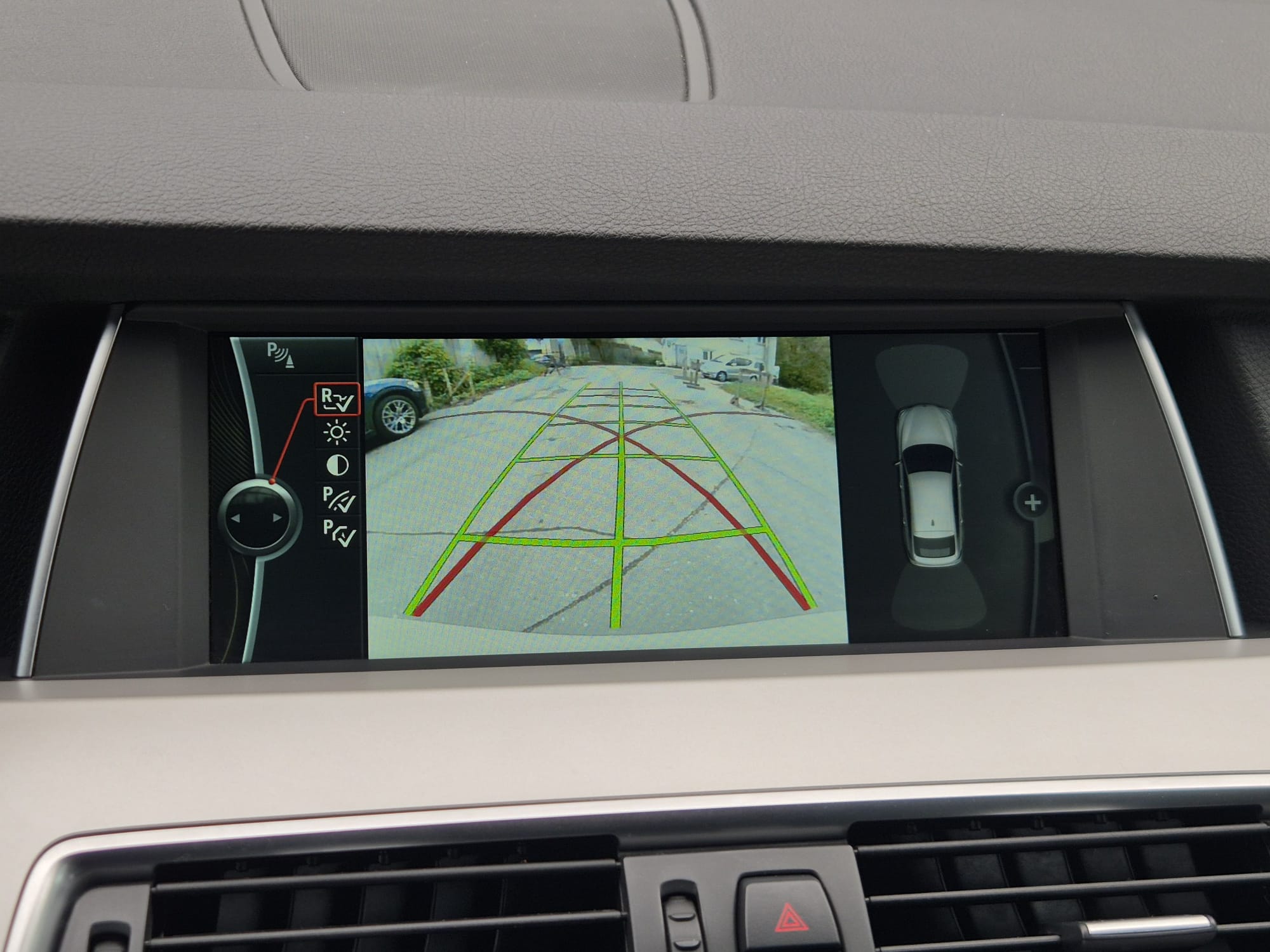 Car image 16