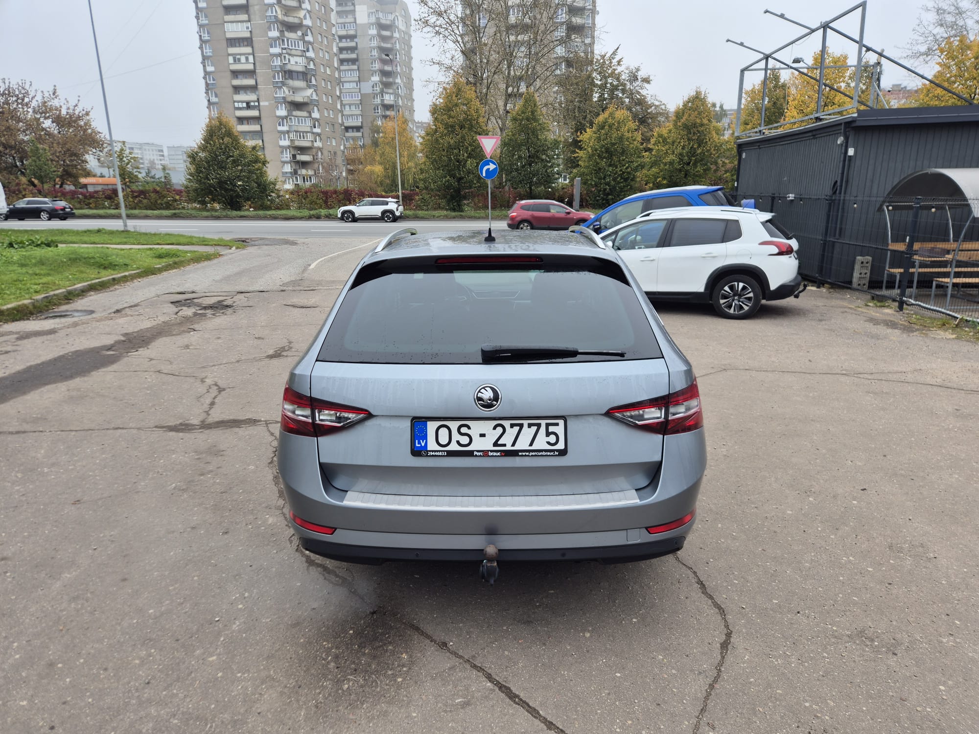 Car image 6