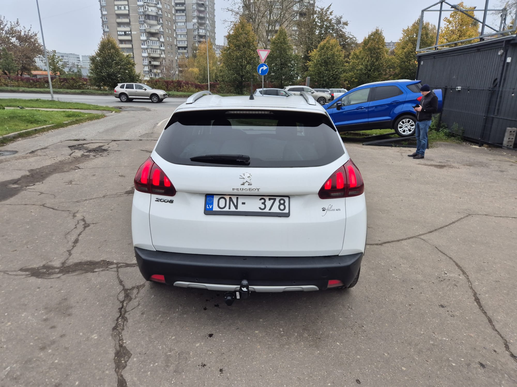 Car image 6