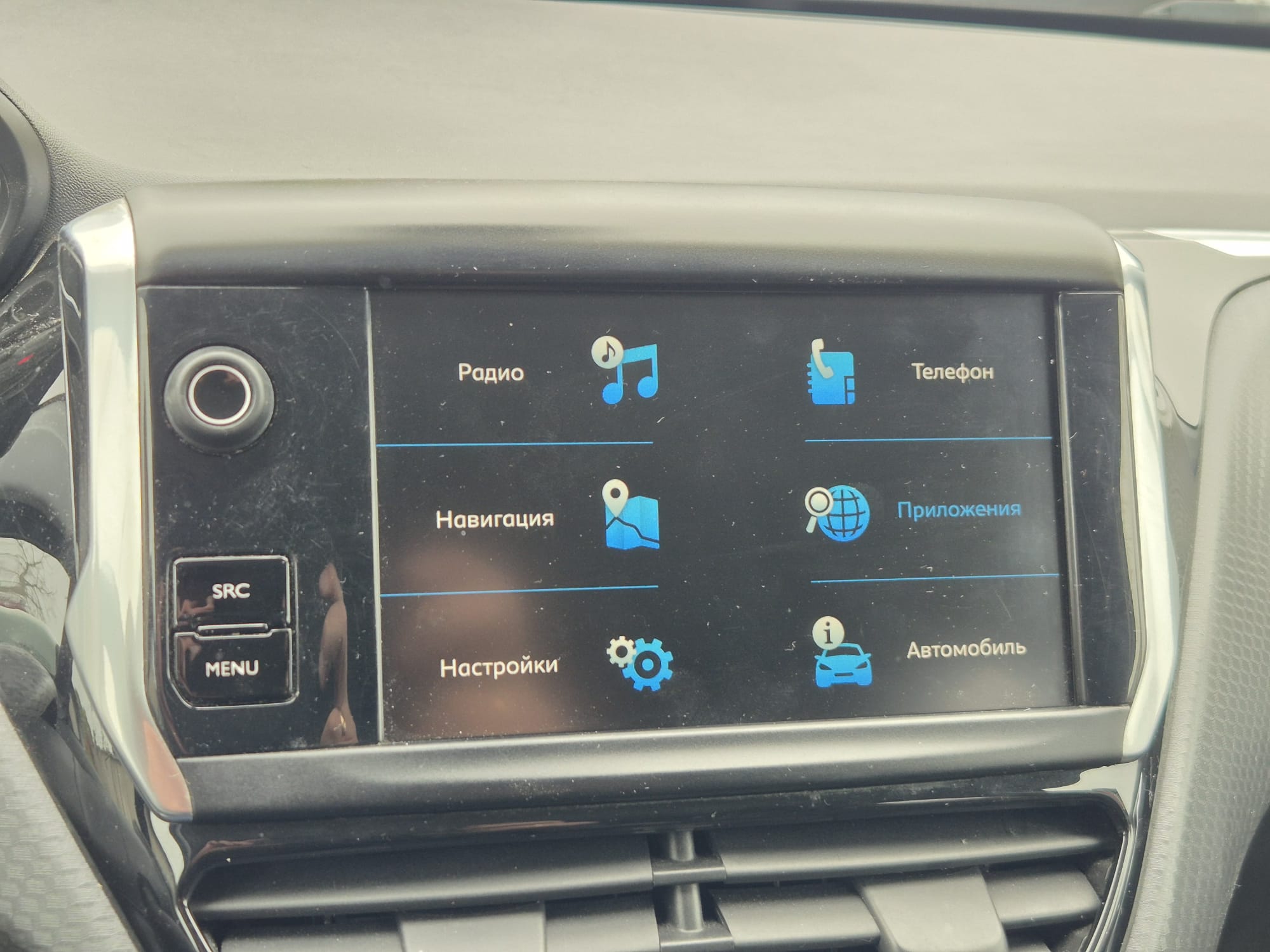 Car image 14