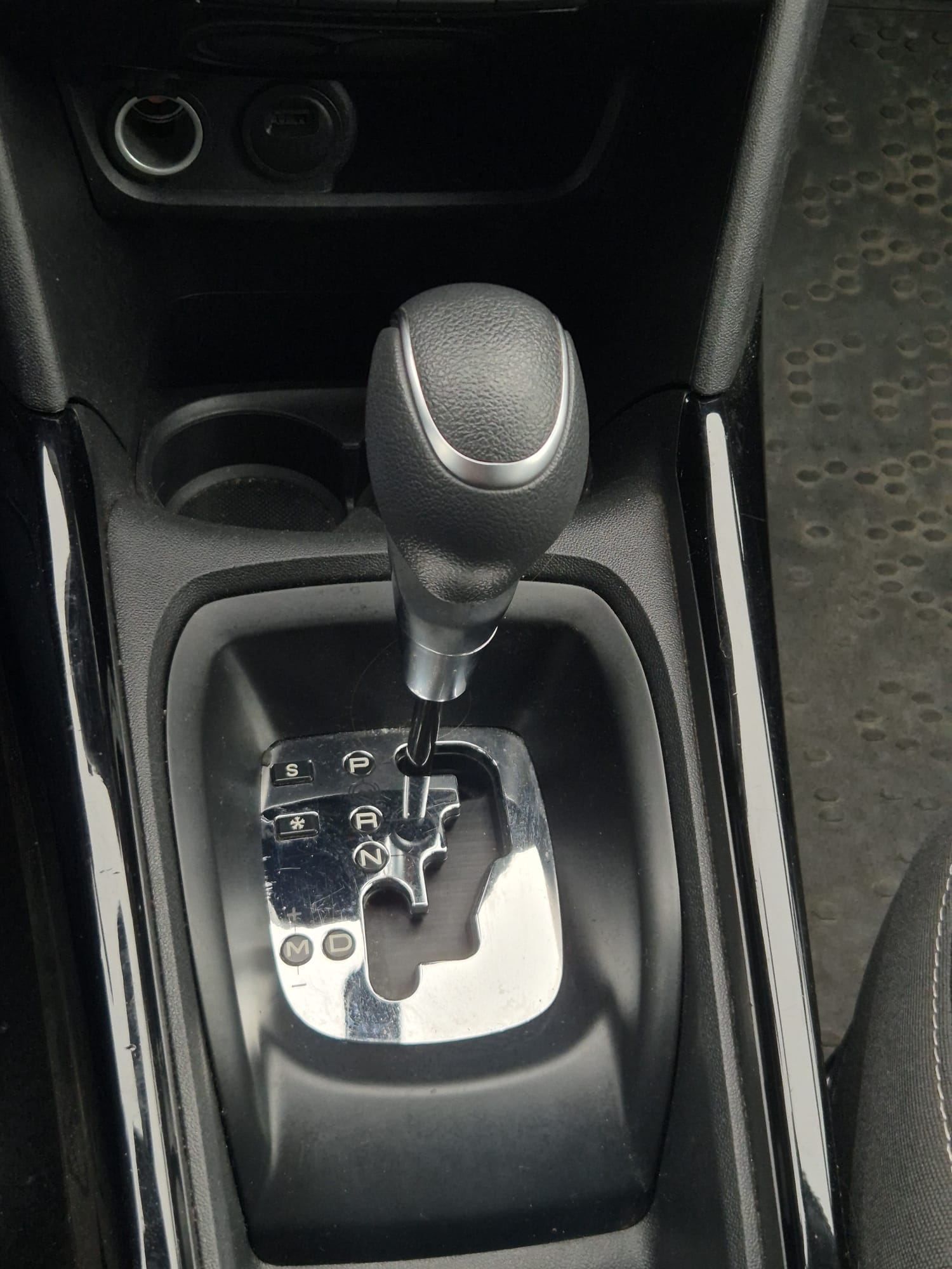 Car image 17