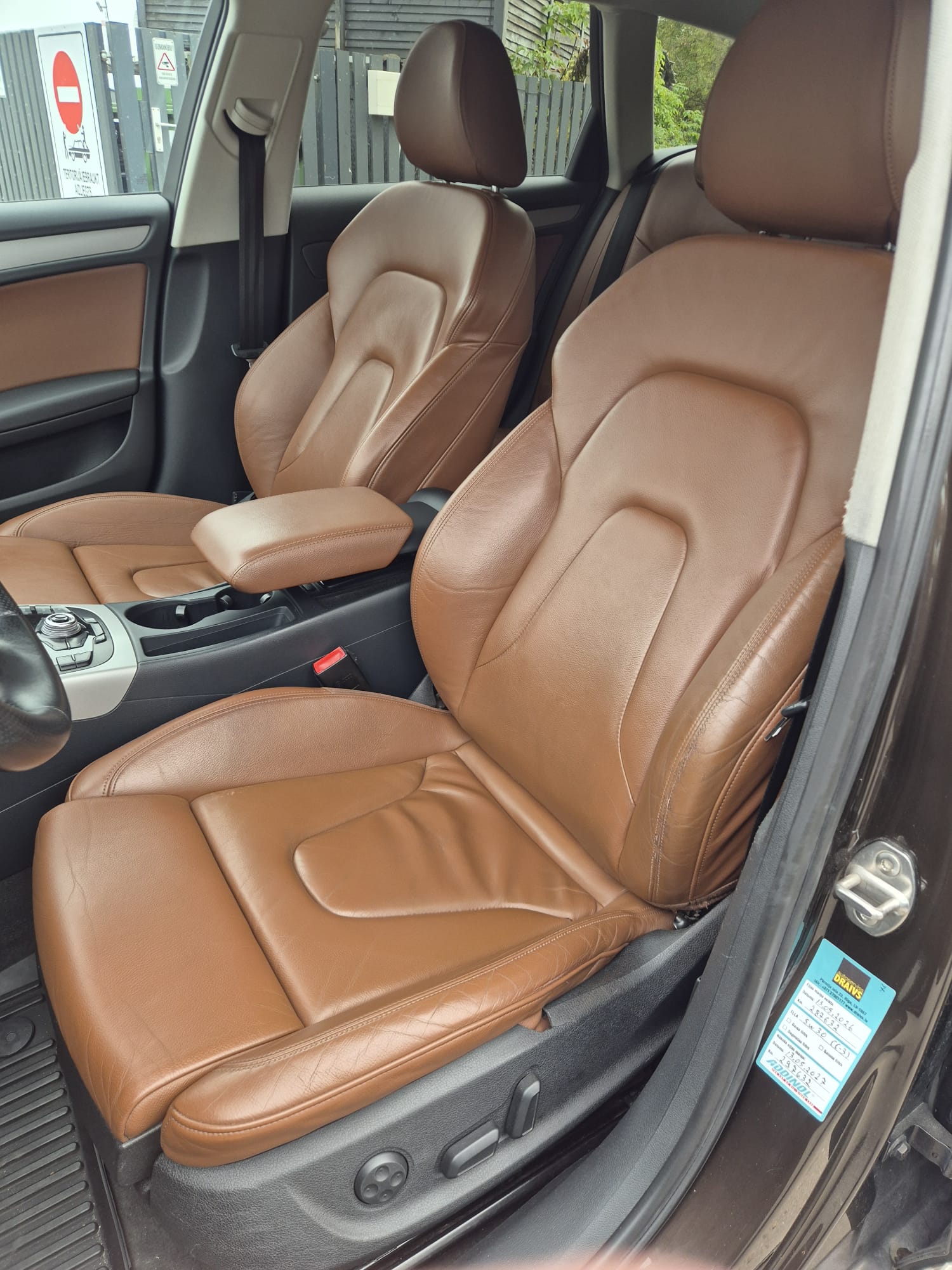 Car image 13