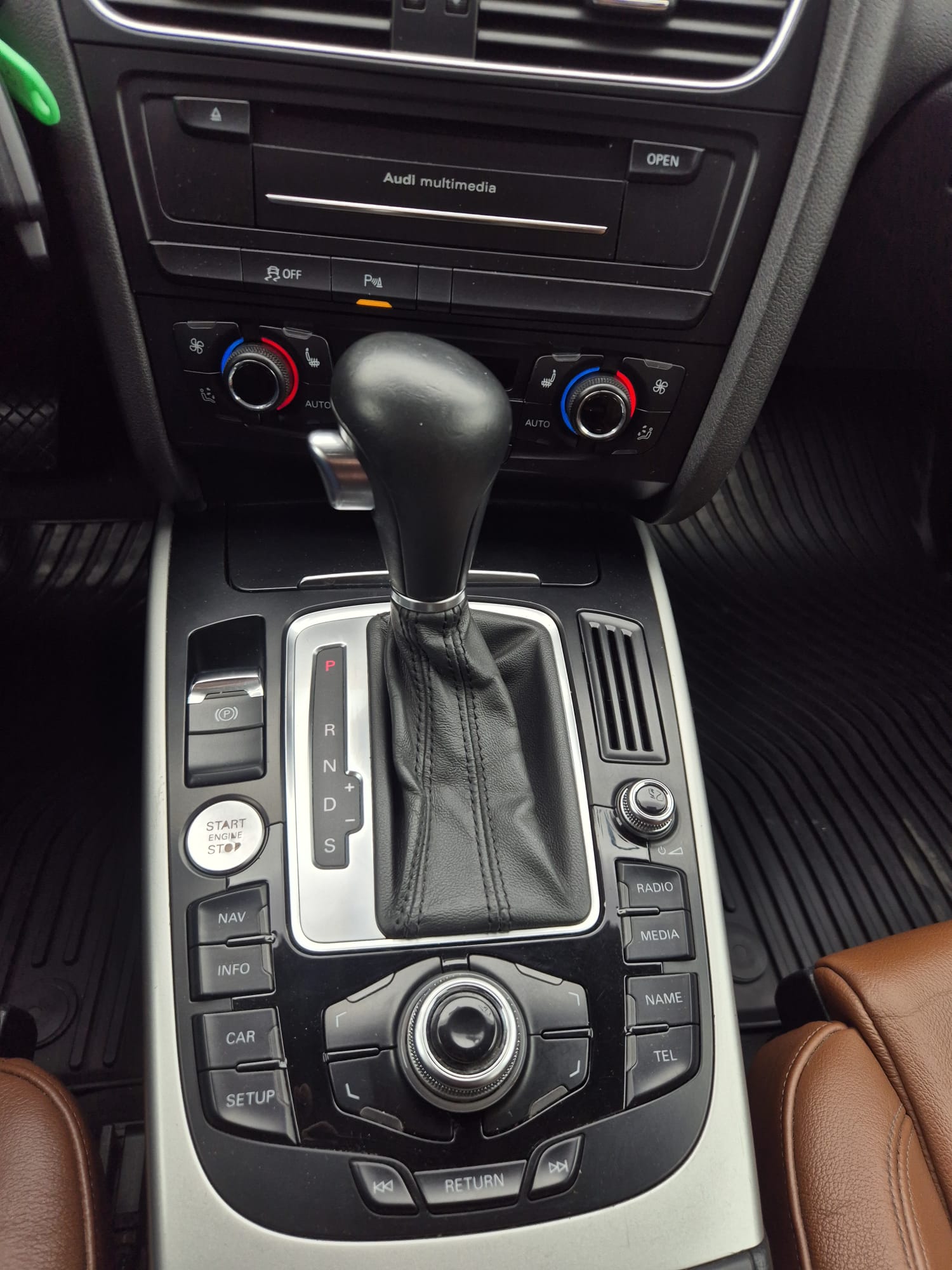 Car image 17