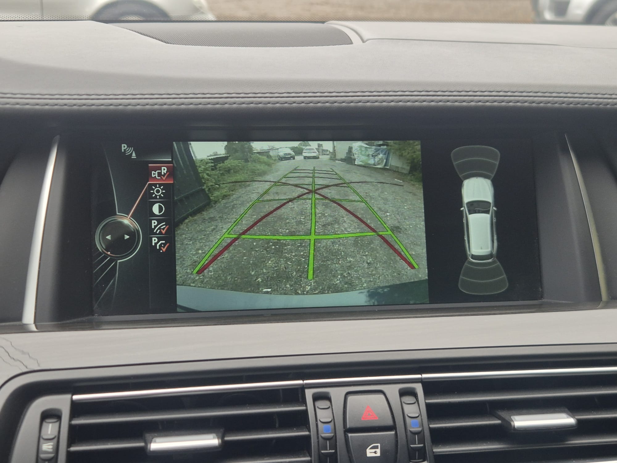 Car image 17