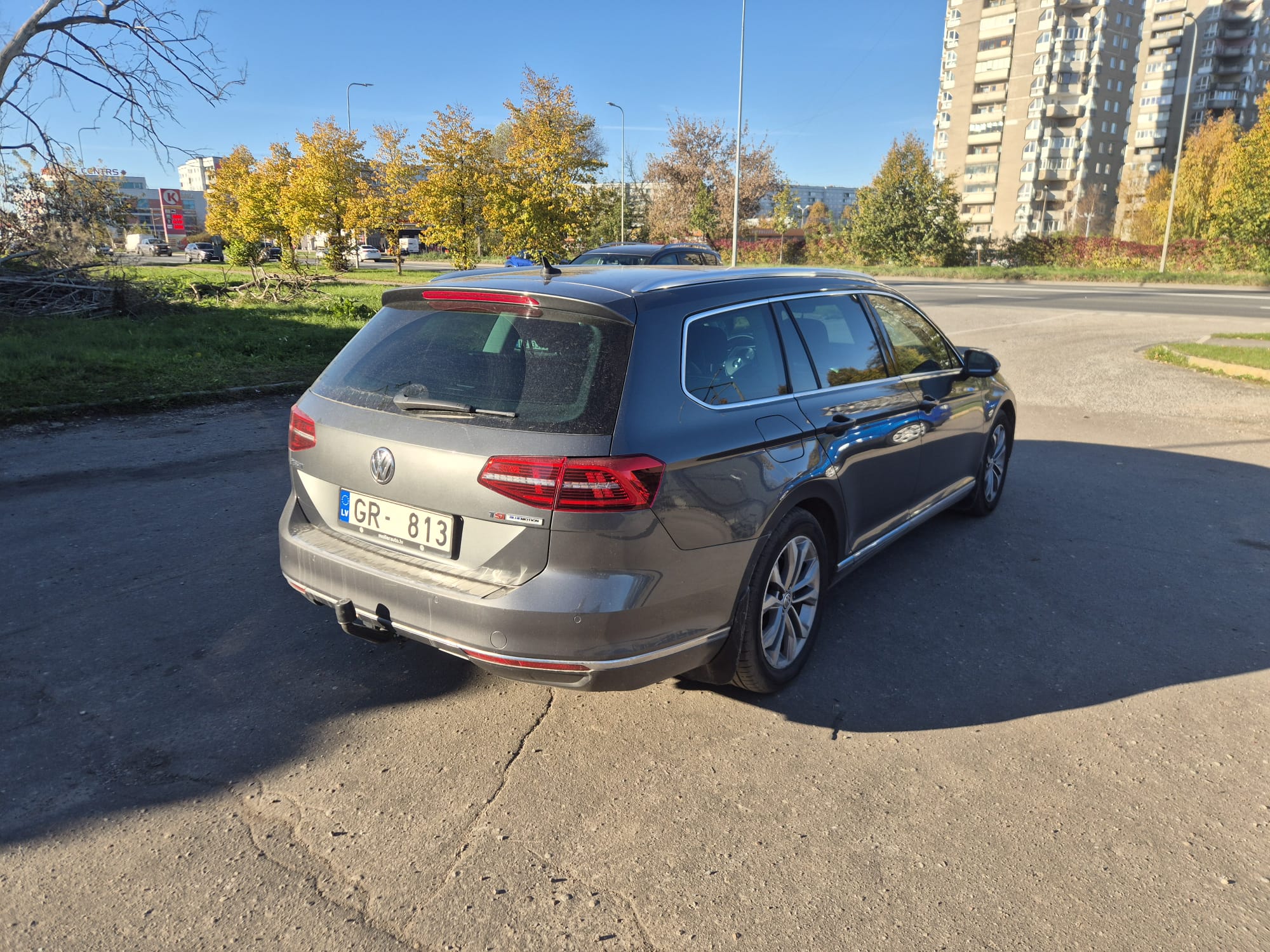 Car image 5