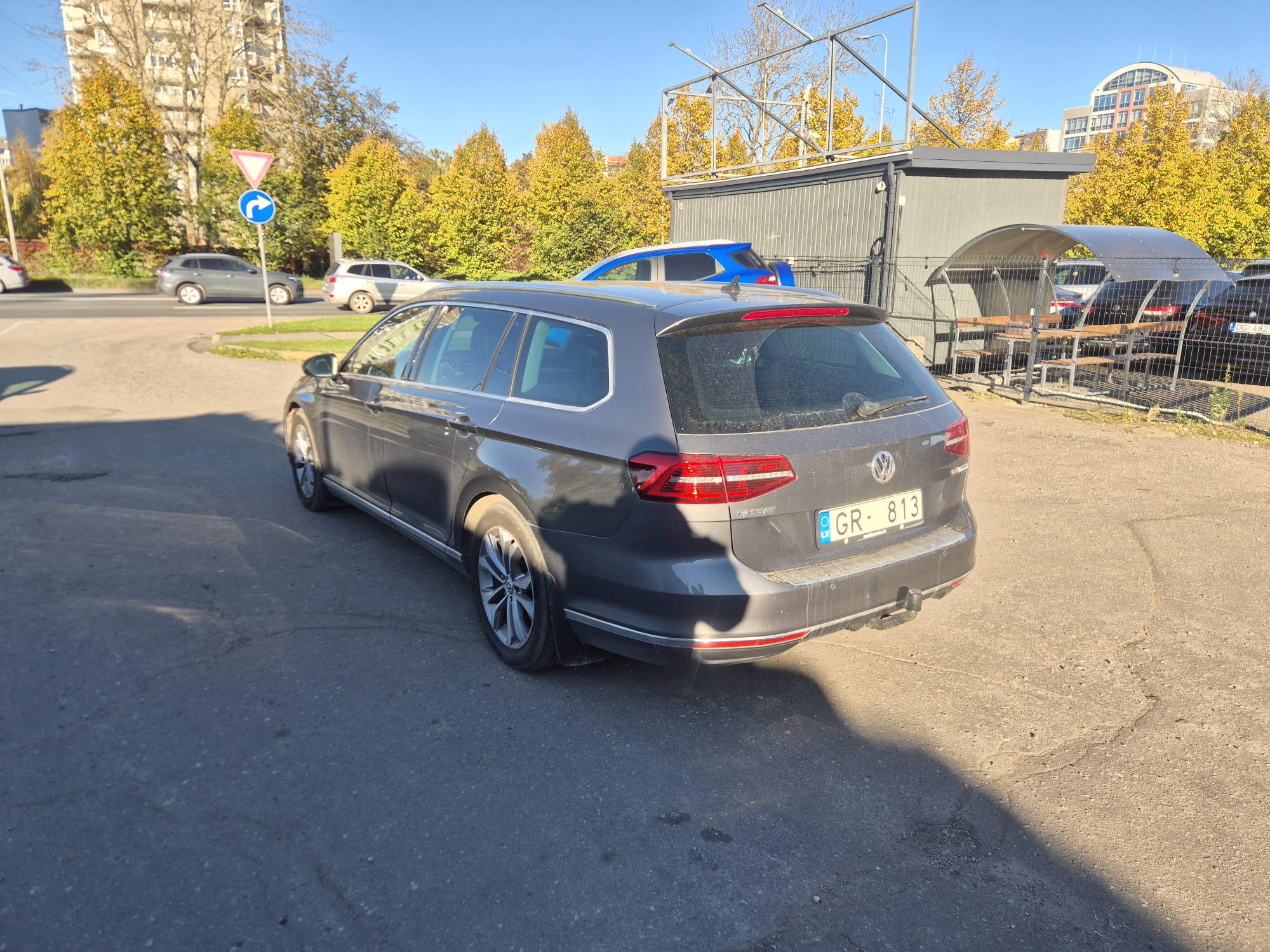 Car image 7