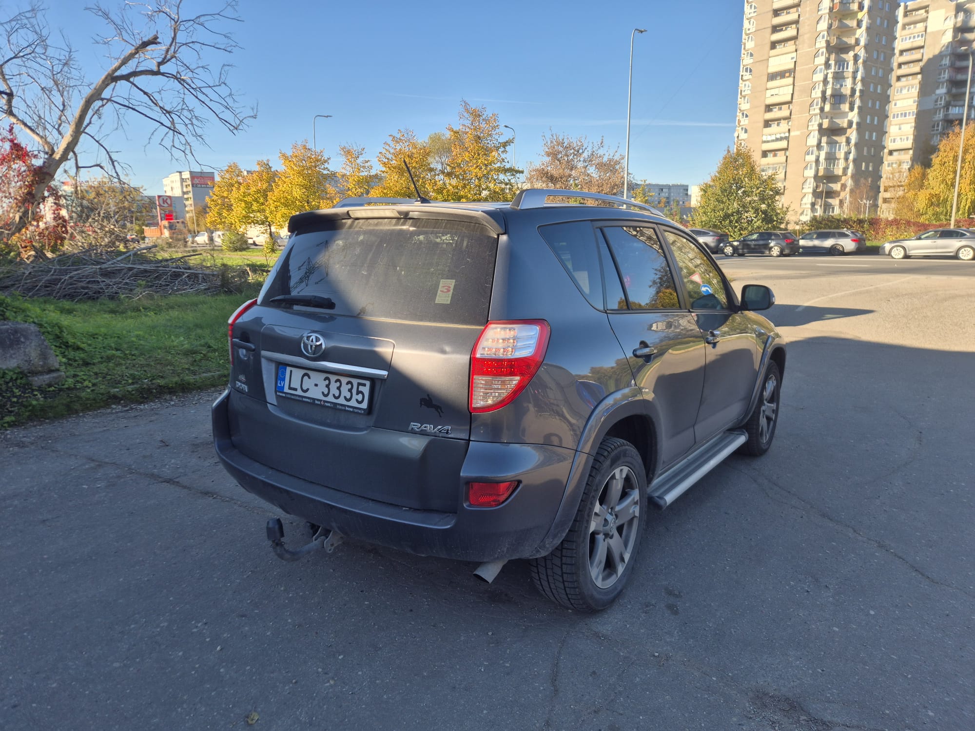 Car image 5