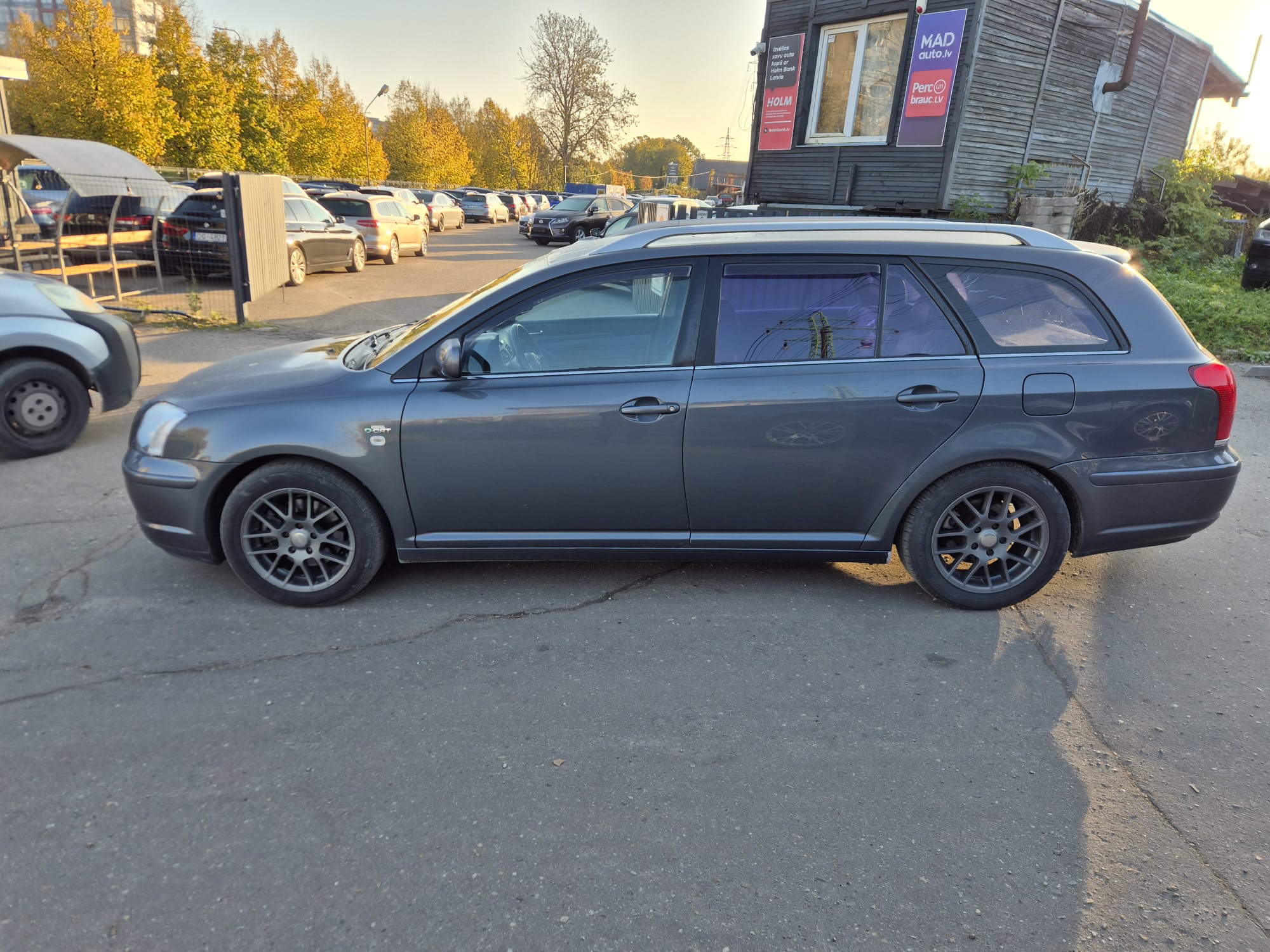Car image 8
