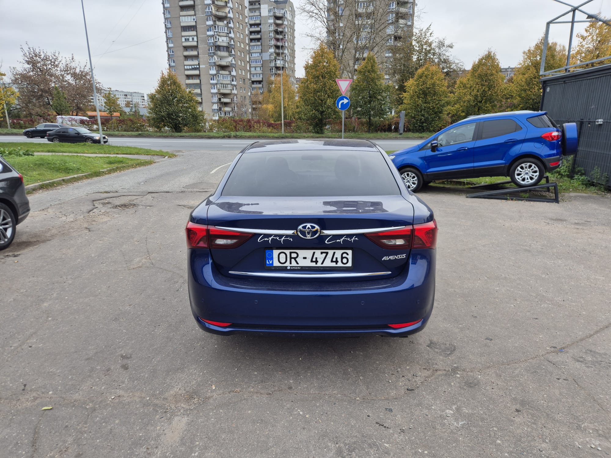 Car image 6
