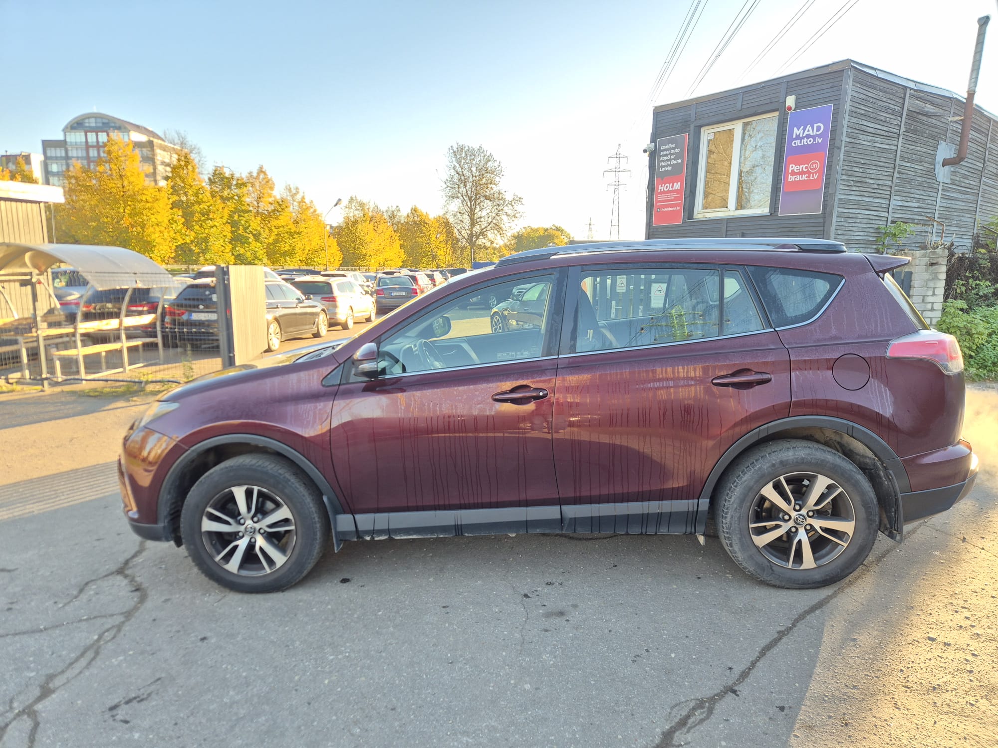 Car image 8