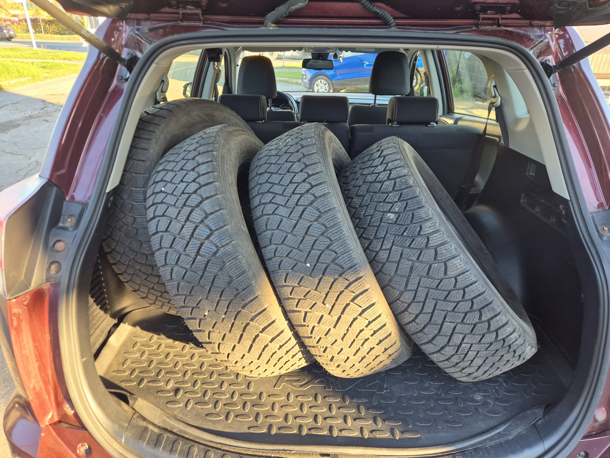 Car image 11