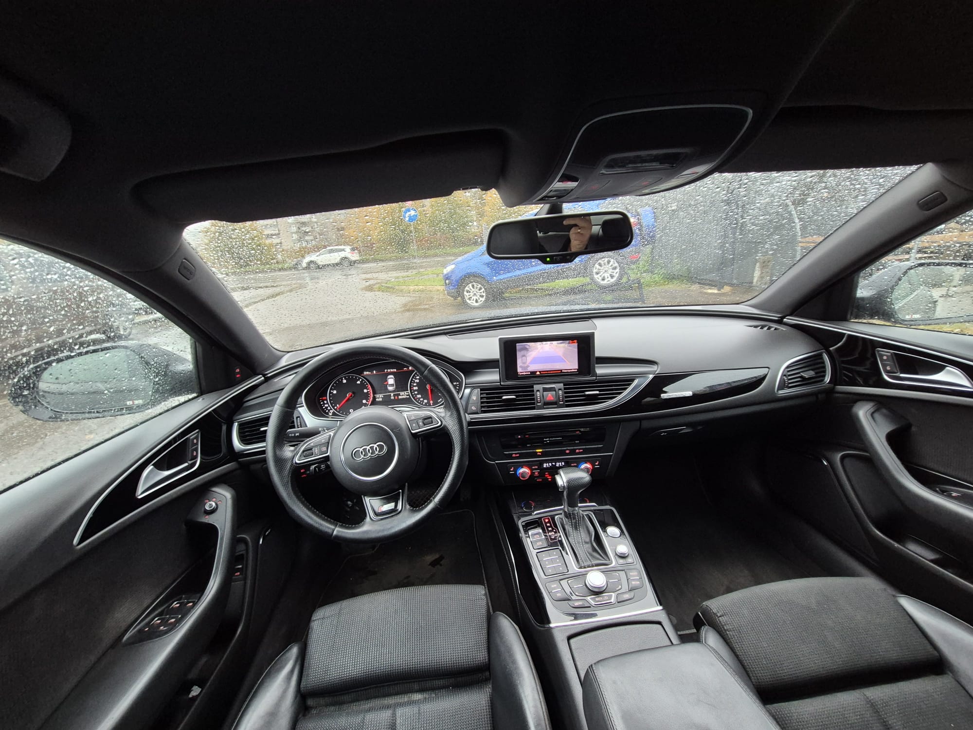 Car image 11